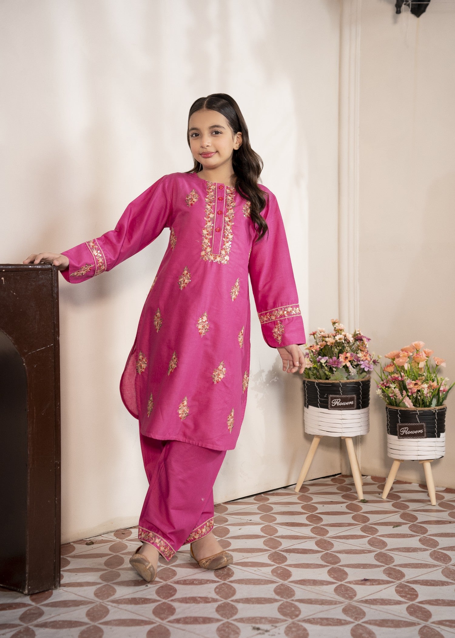 lawn cotton Kurta Set in Thulian pink