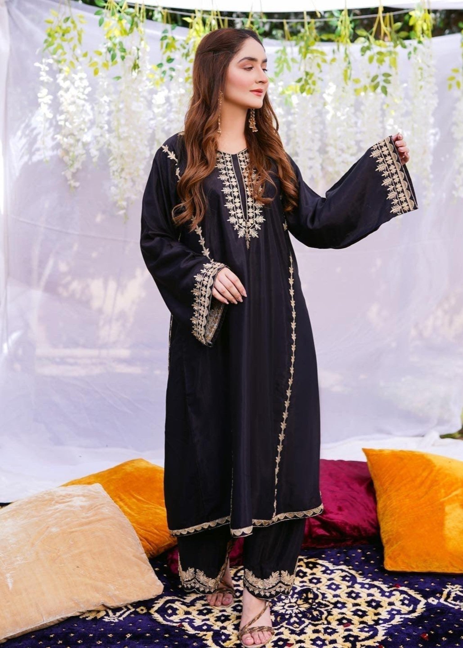 raw silk Pishwas in Black