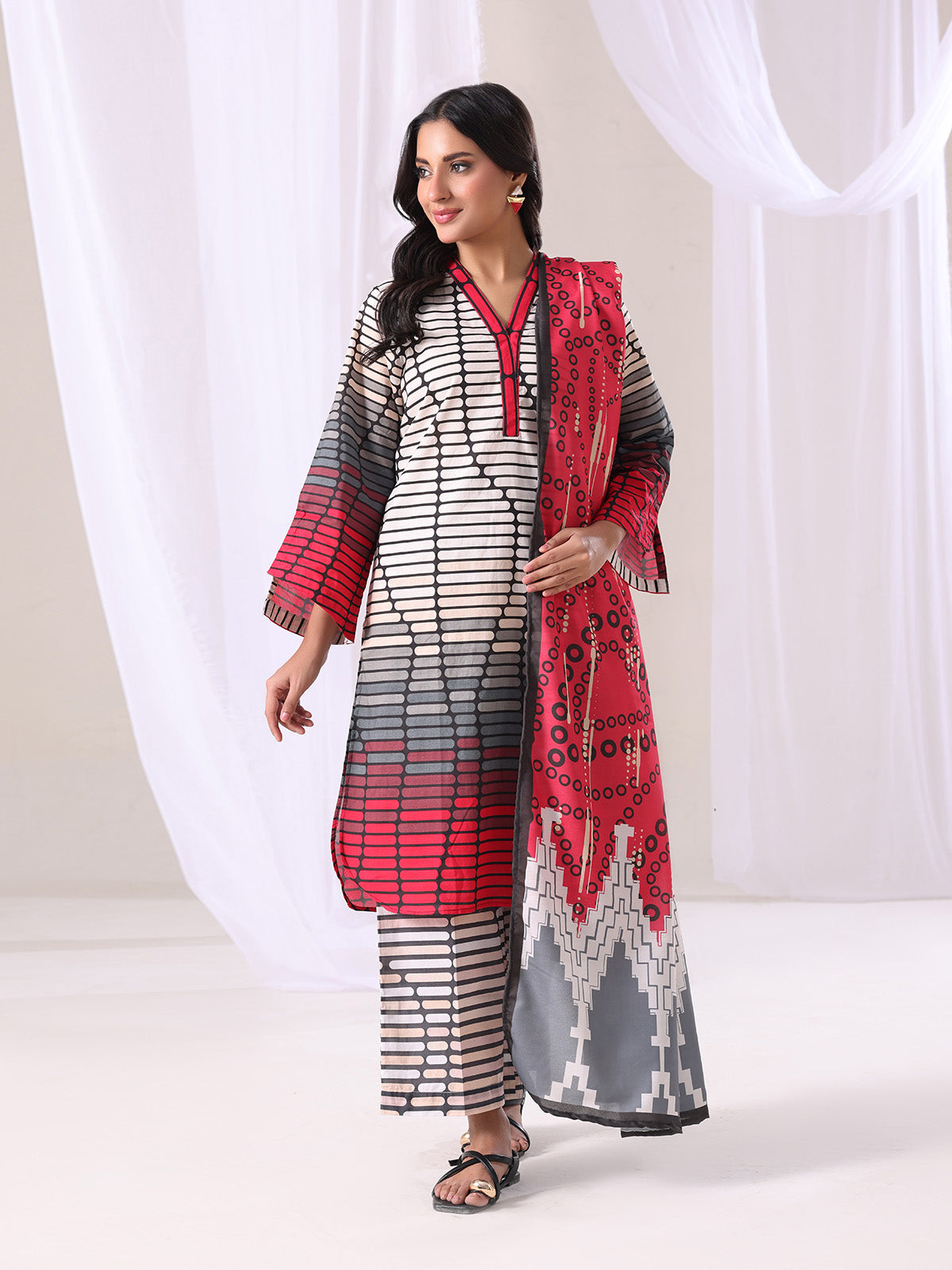 zari lawn Unstitched in Multi