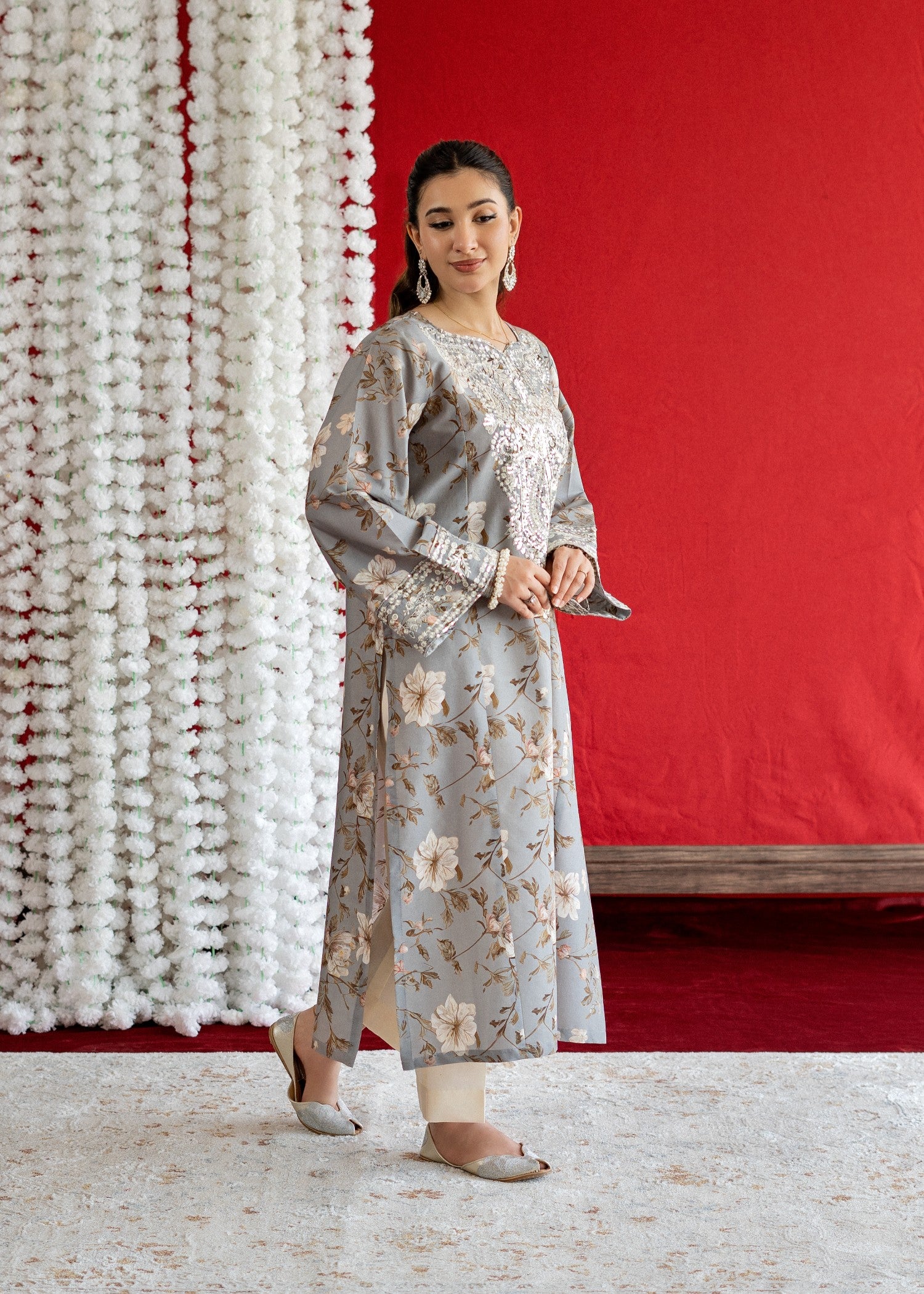 lawn Kurta Set in Off-white, zinc grey