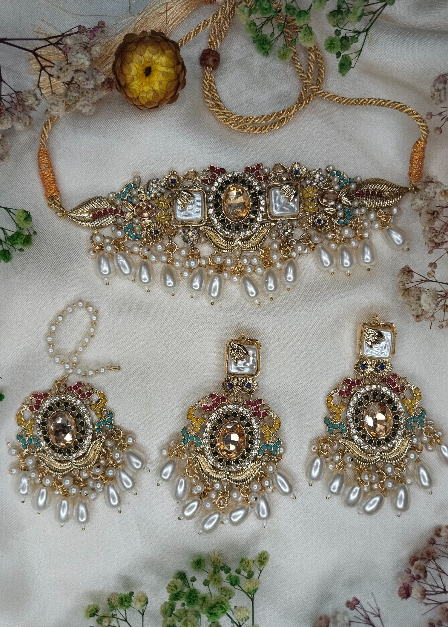 Choker in Multi Color by - Trendy Women Choker IHO6038