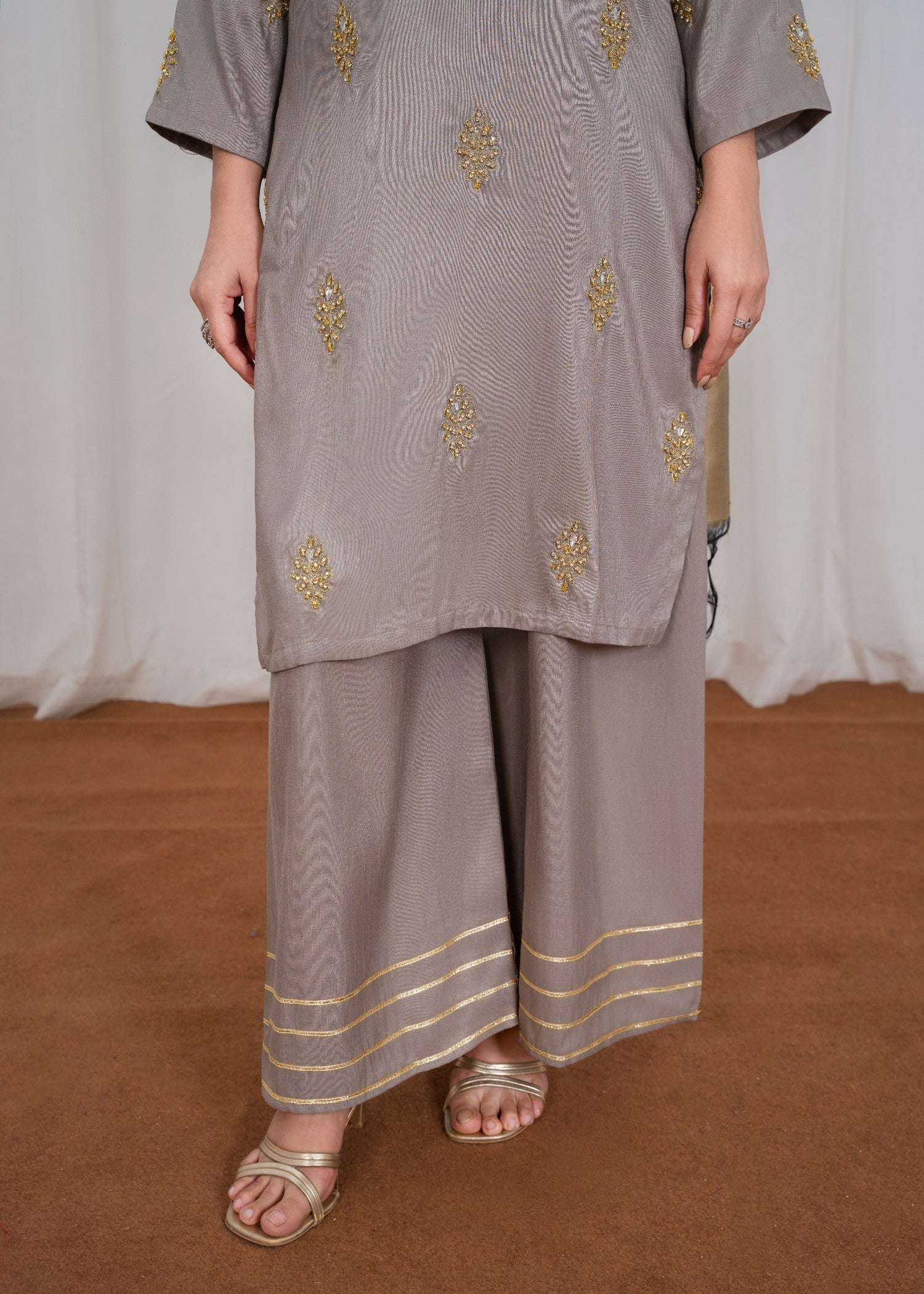 raw silk Kurta Set in Pastel grey
