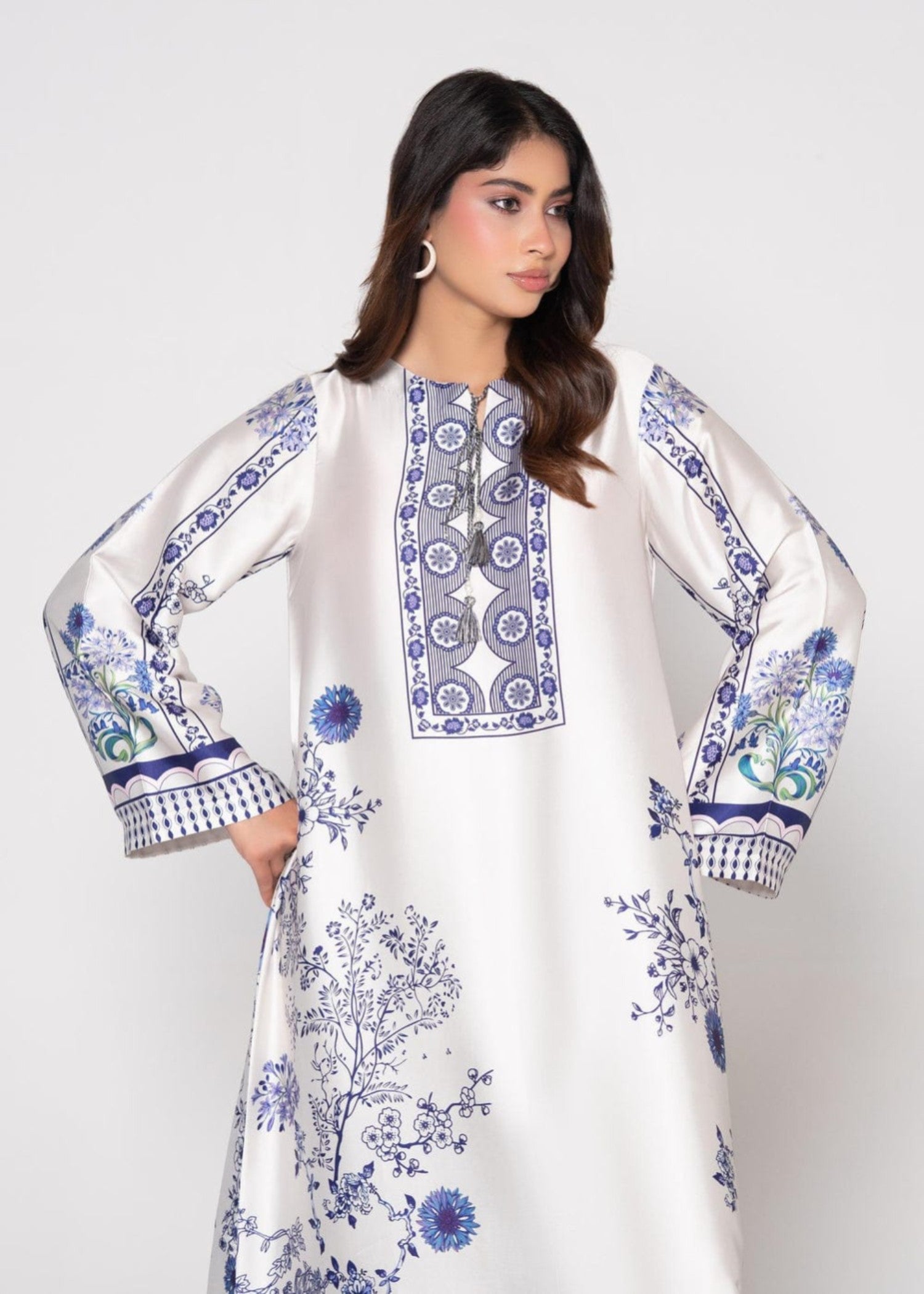 crepe silk Kaftan in White