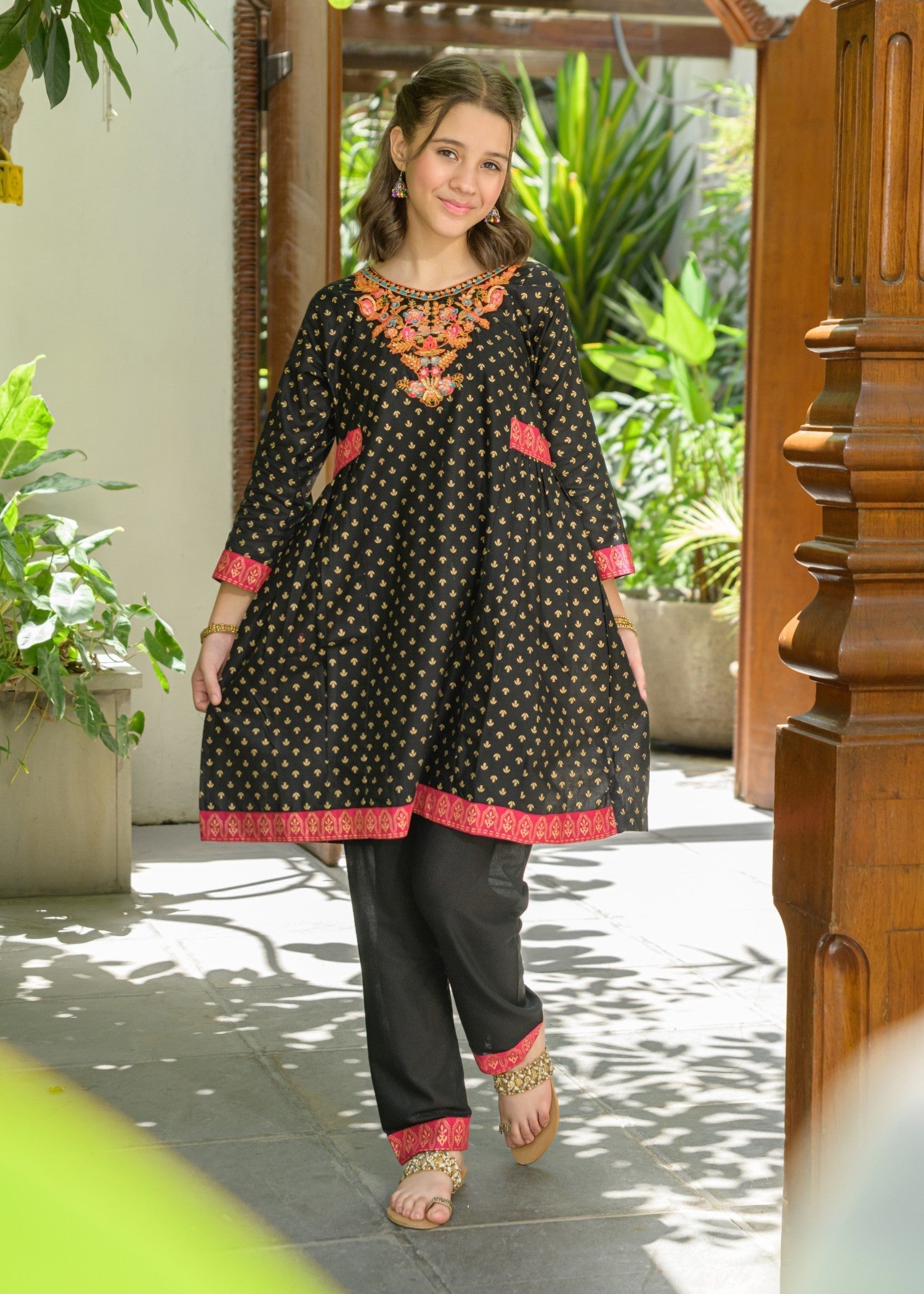 lawn Short Frock in Black