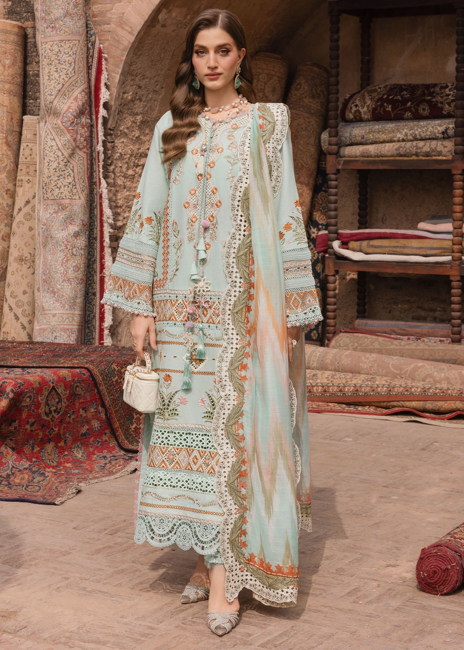 Breeze Festive Luxury Lawn – RUNA-8-A