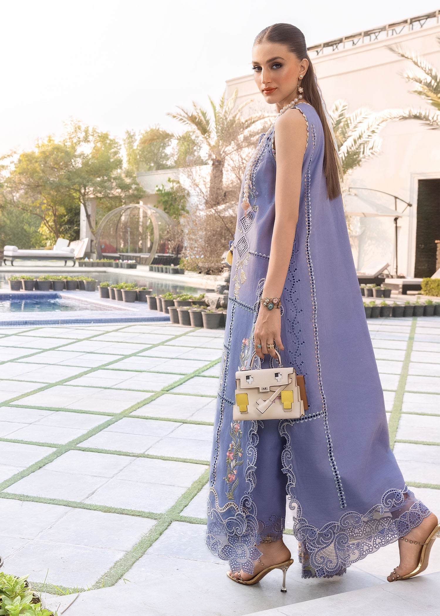 Flow Luxury Lawn – FLORAL SERENITY-D1B
