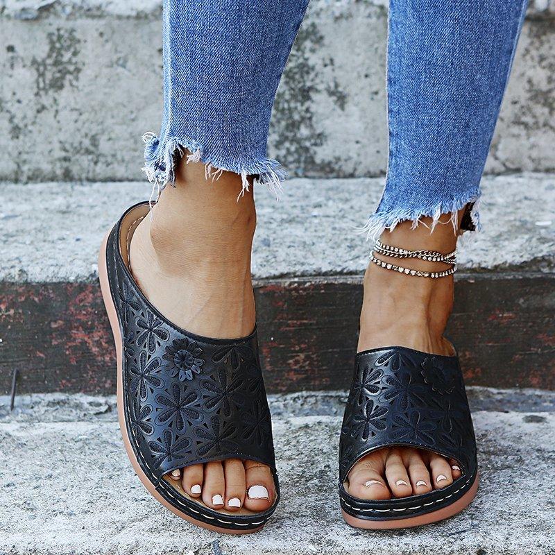 The New Hollow Floral Carved Edging Car Stitching Slope Heel Comfortable Retro Slippers Women