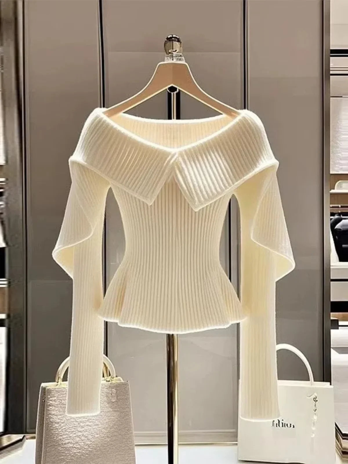 VIKKI SWEATER