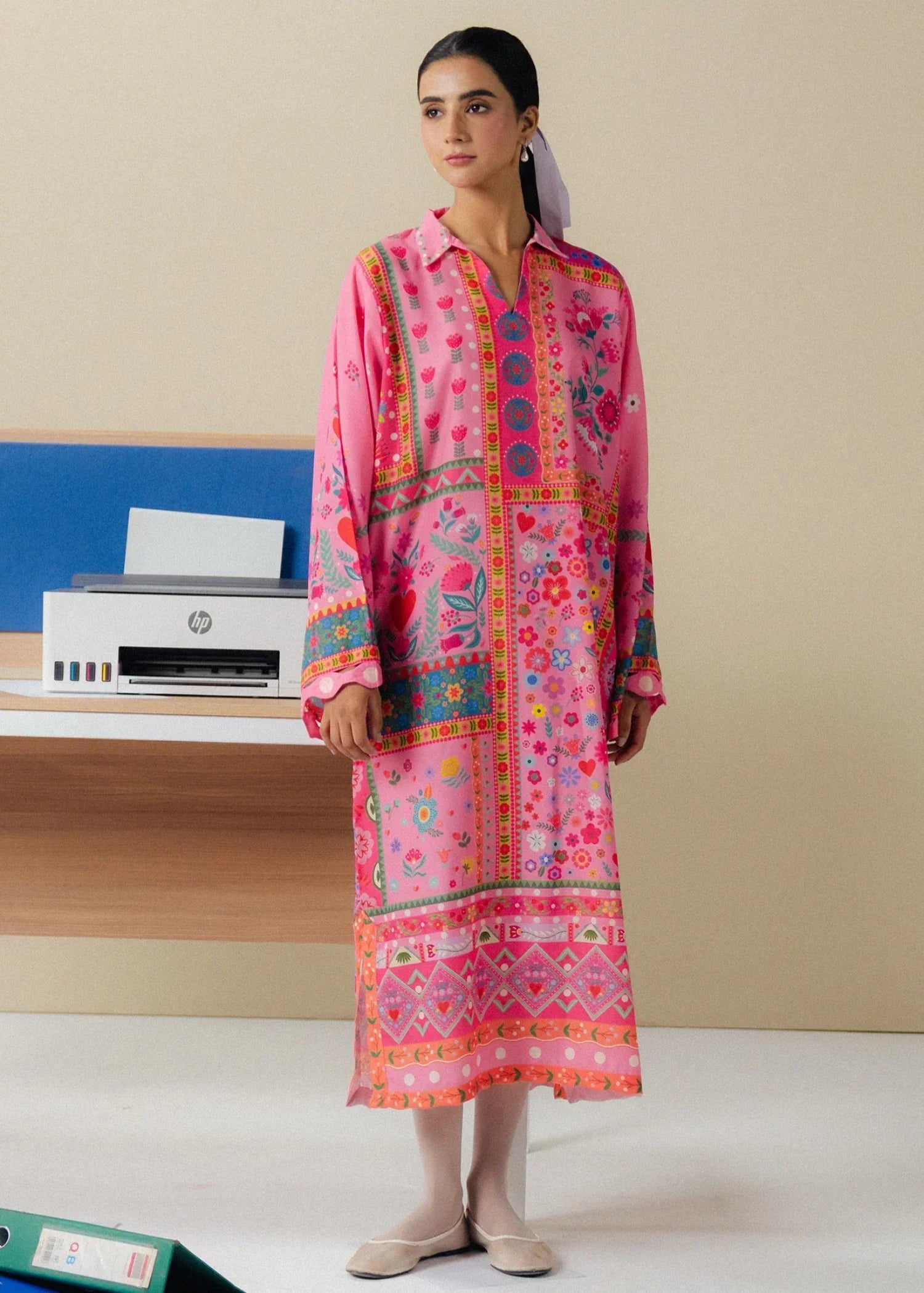 lawn Kaftan in Shocking pink, pink