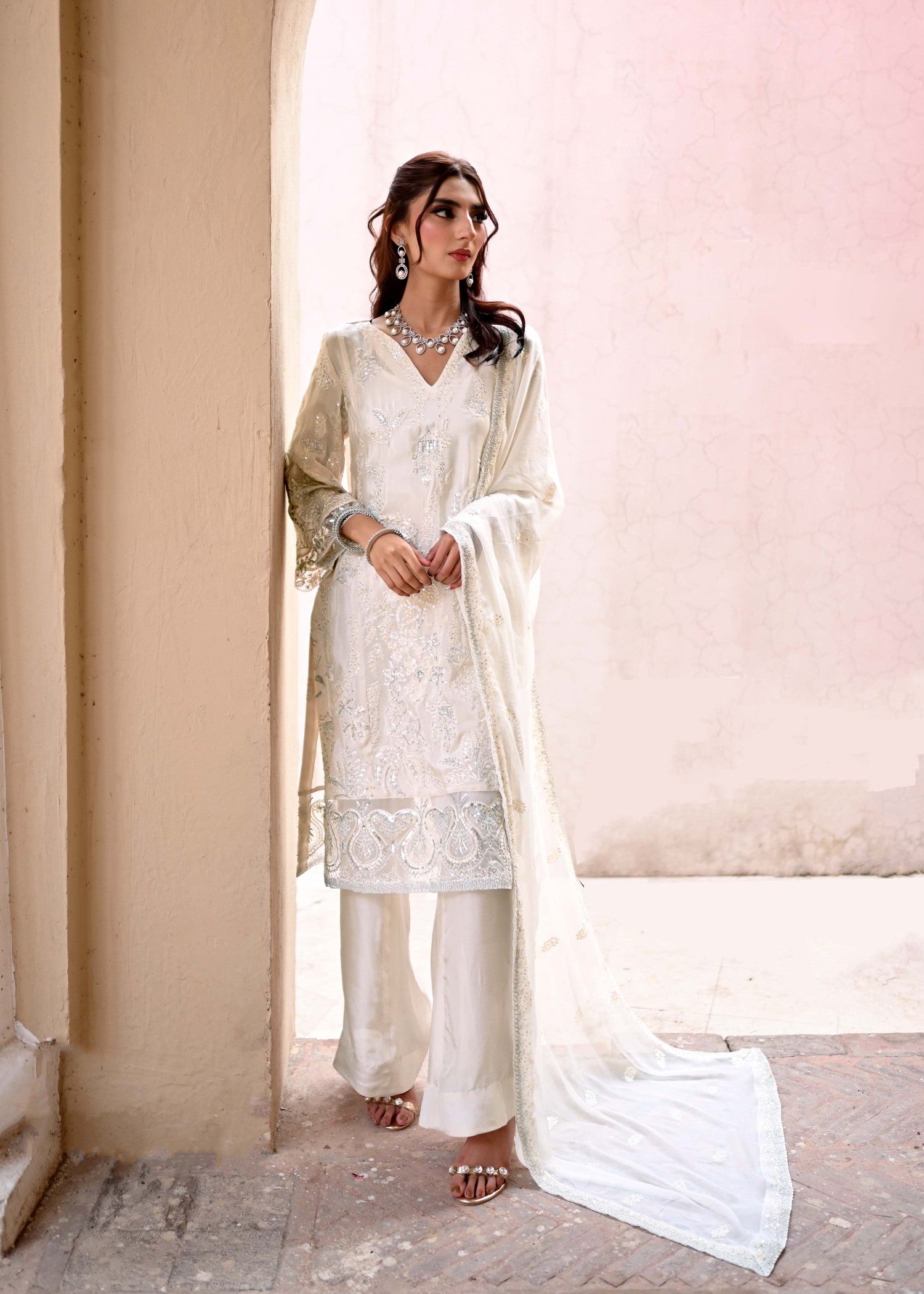 silk grip Kurta Set in Off-white
