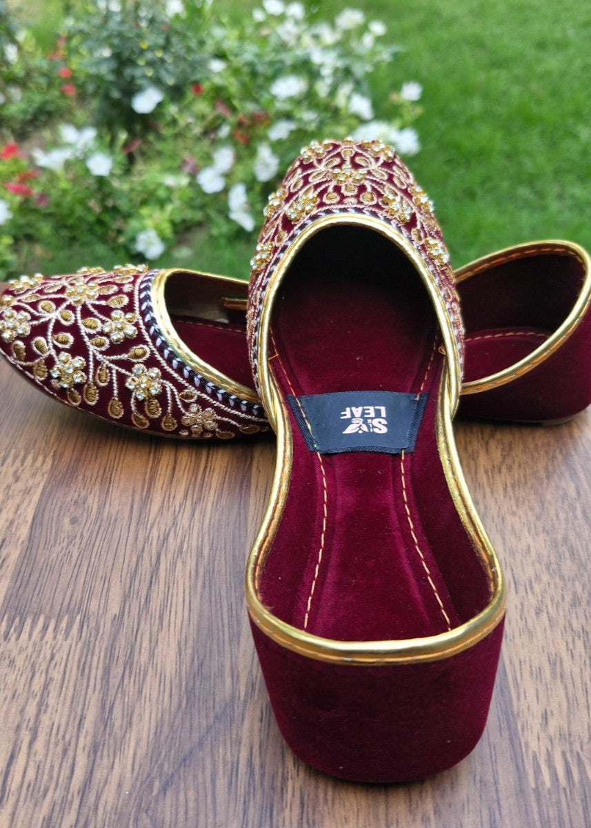 Khussa in Maroon by - High Quality Women Khussa XLZ3898