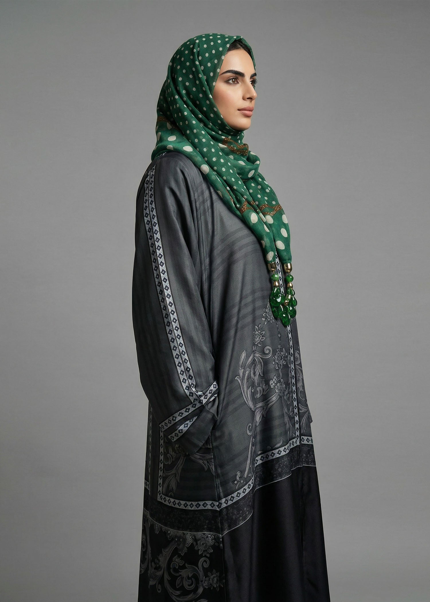 silk Abaya in Grey, black