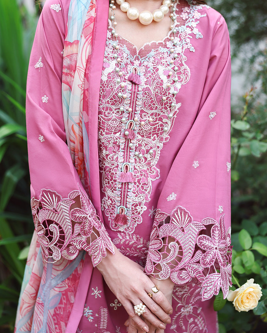 Secret Garden Lawn – Mystic Camellia