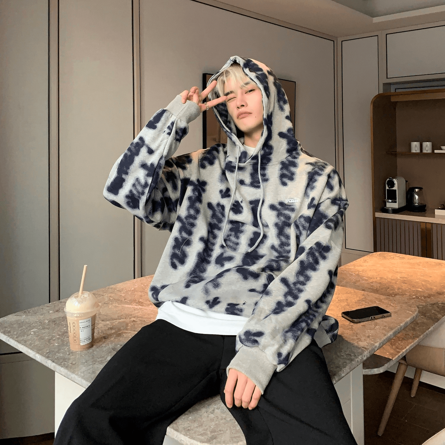 Loose Sweatshirt with Korean Letter Design Loose Sweatshirt with Korean Letter Design