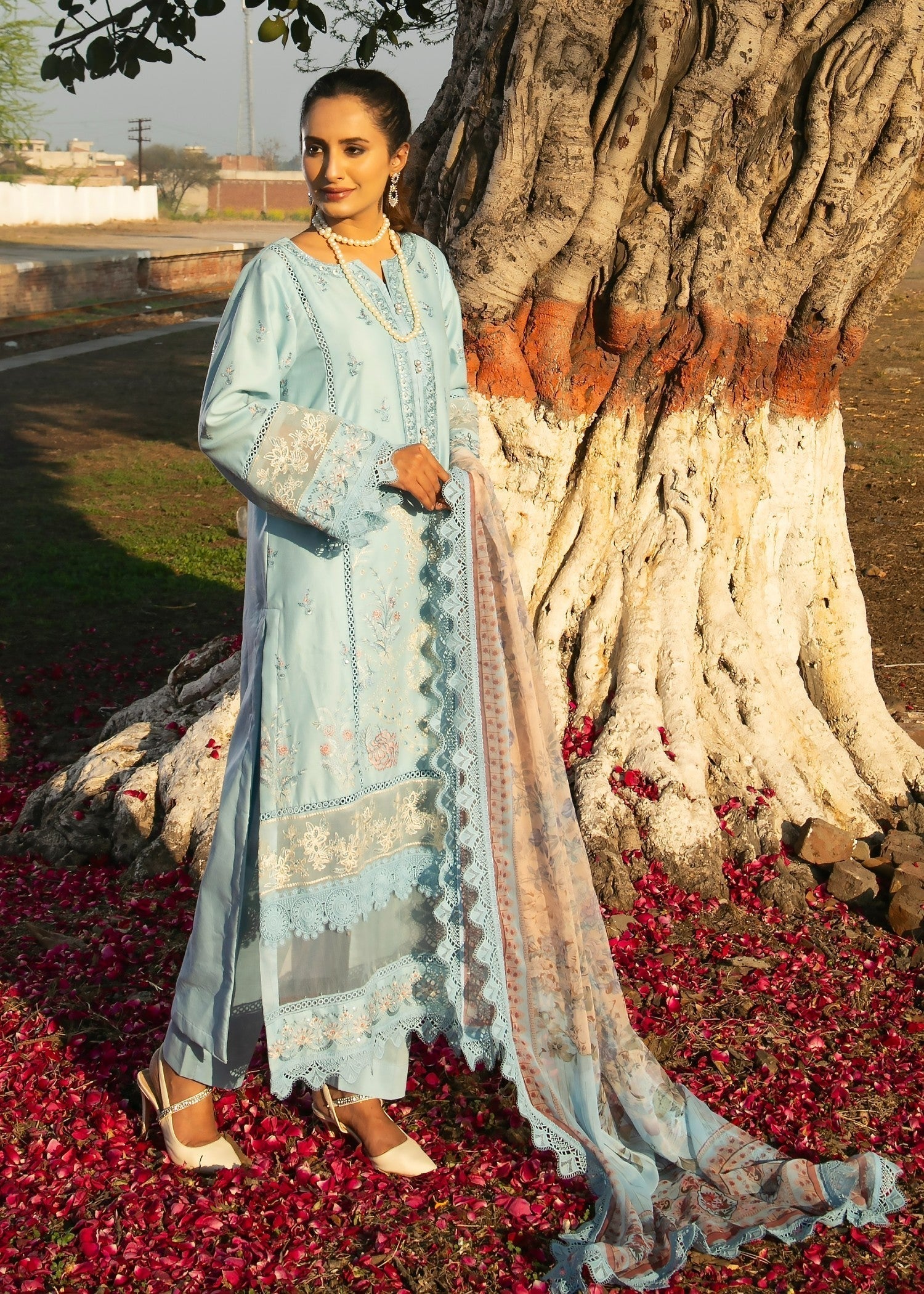 lawn Kurta Set in Light blue