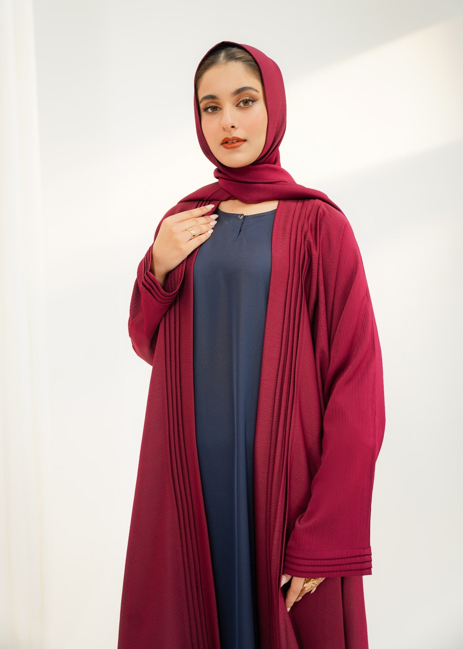 polyester Abaya in Burgundy