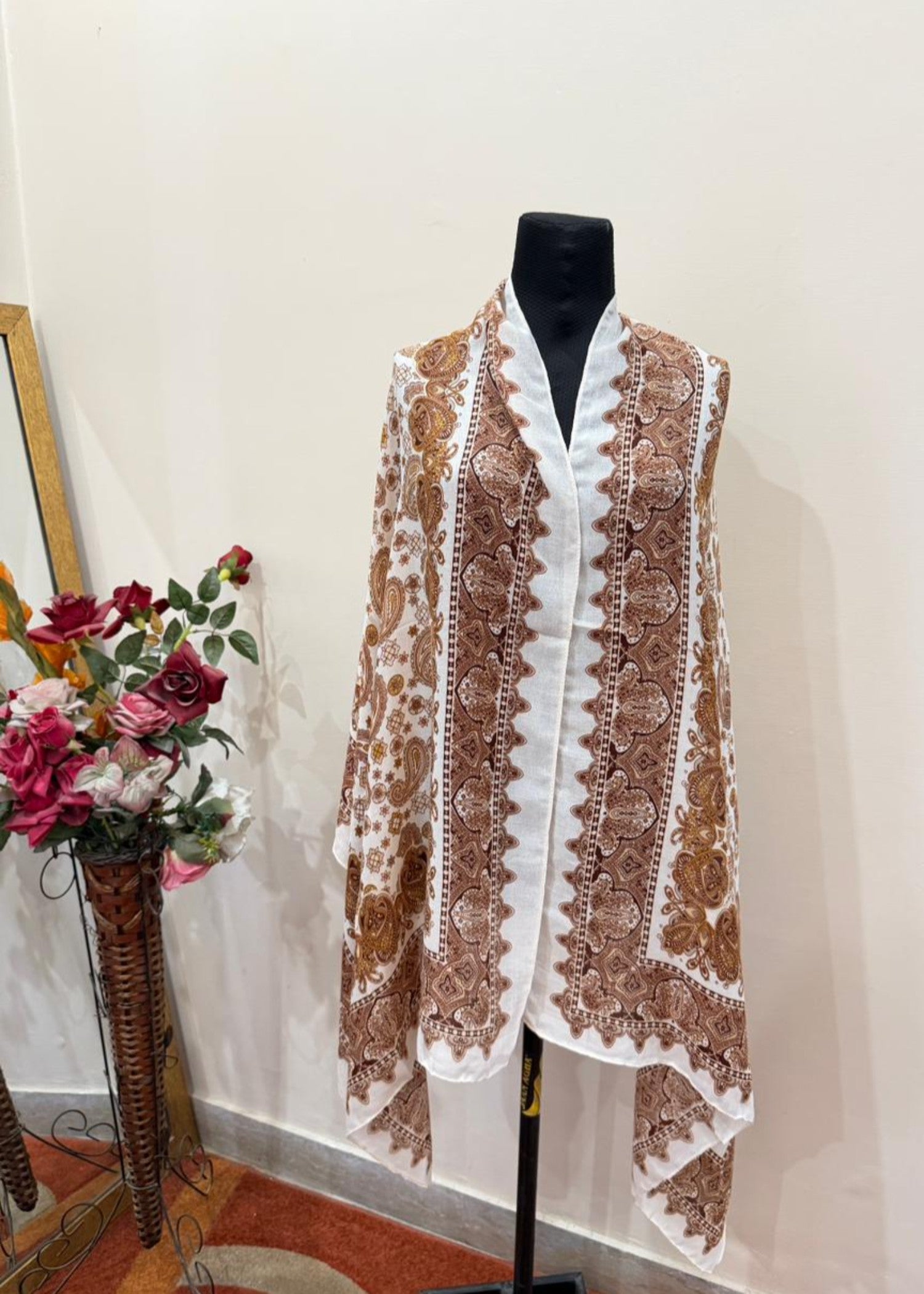 viscose Hijab in White, rustic brown