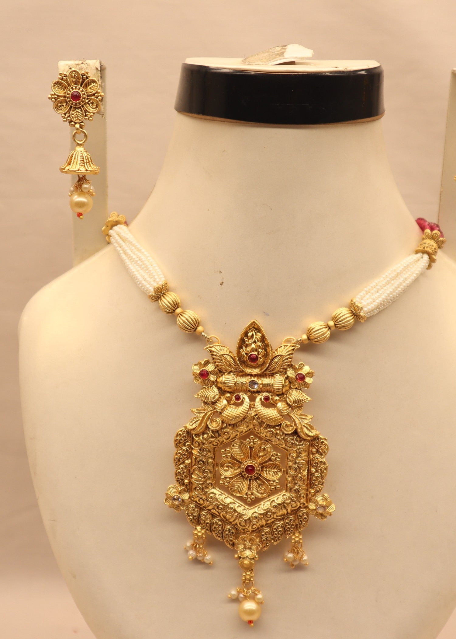Jewelry Set in White, gold Color by - Trendy Women Jewelry Set WLA4845