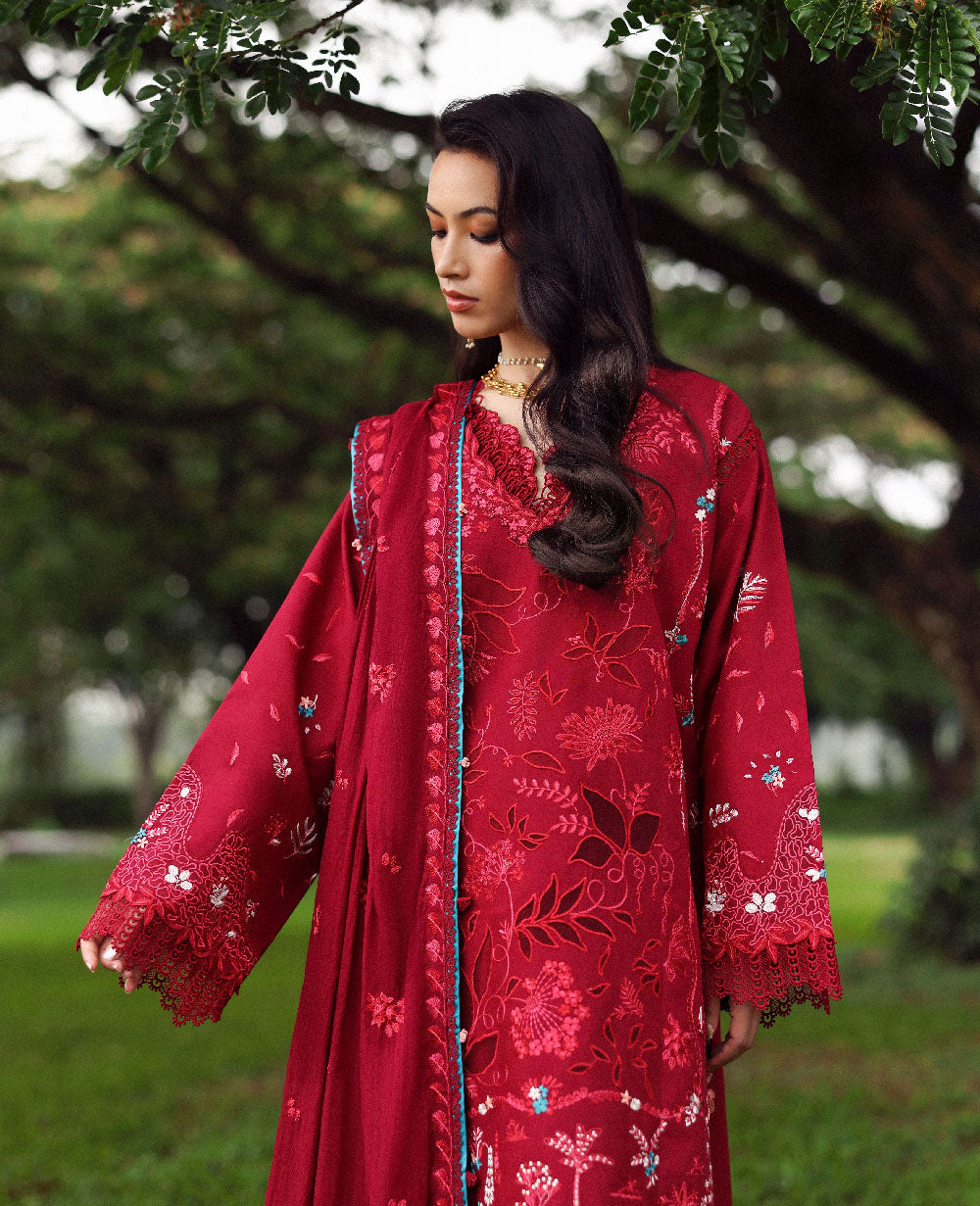 Lilas Lawn – Isara