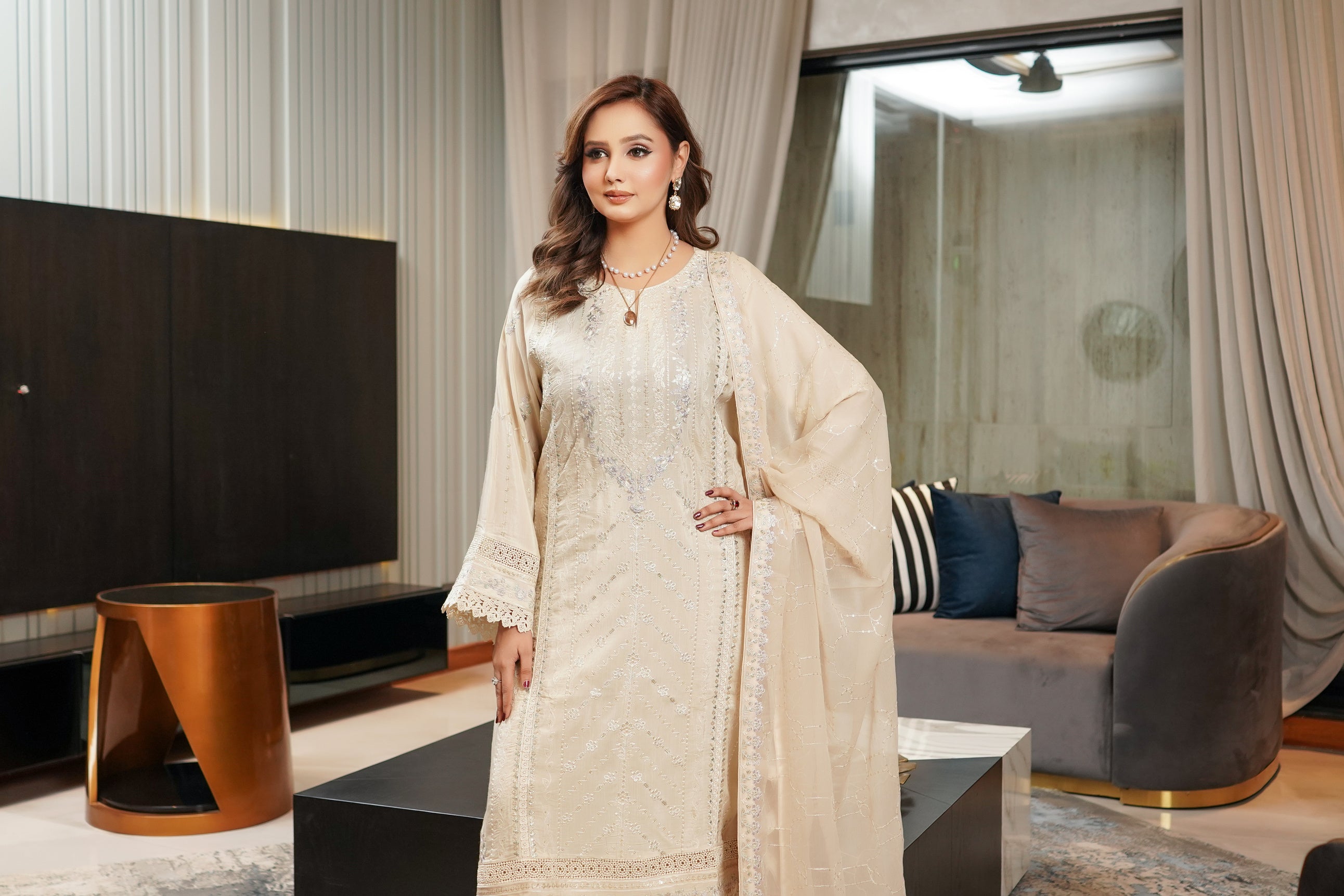 Shamooz Silk Edit Festive Pret Formals – D-9