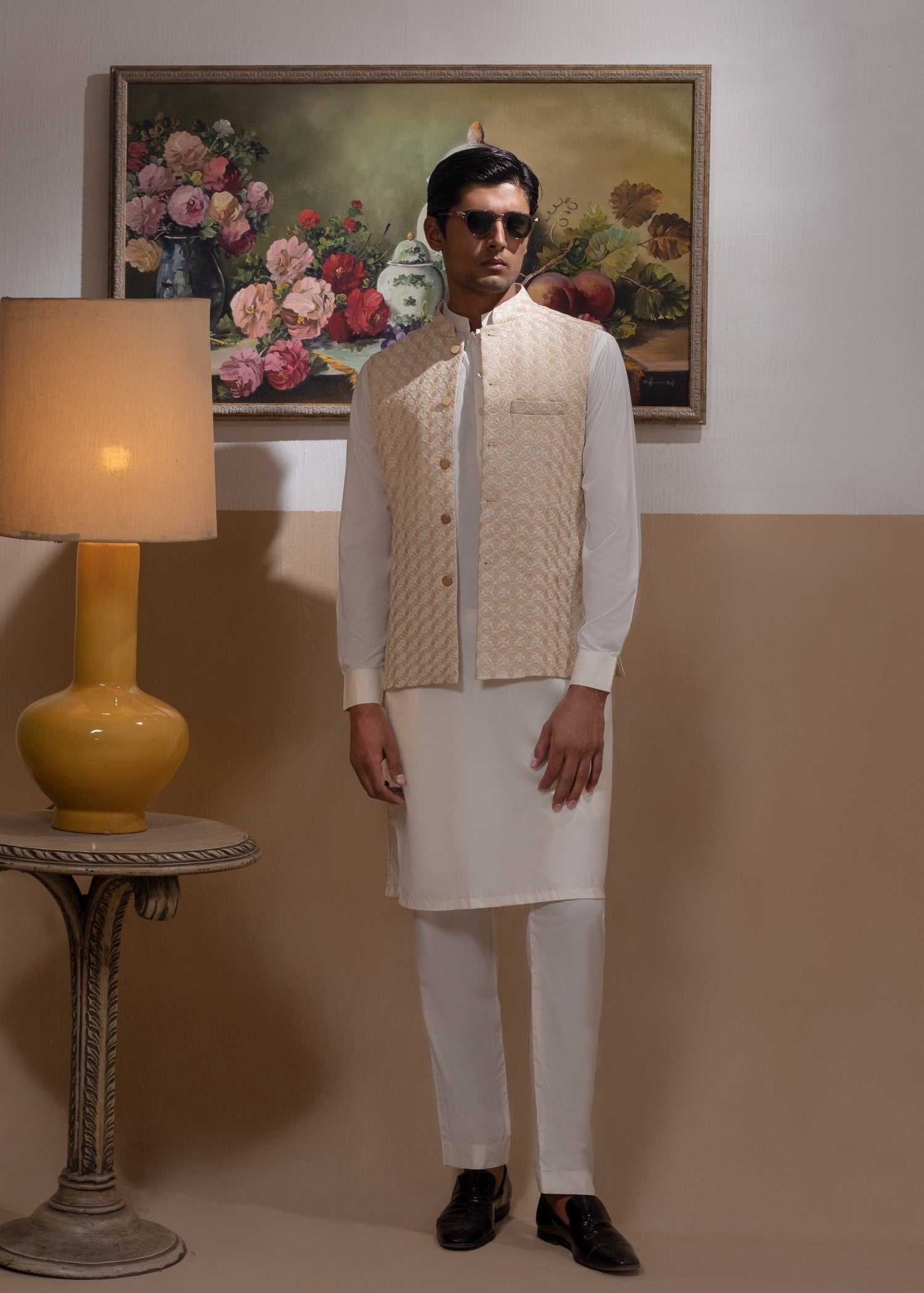twill linen Waistcoat in Ivory