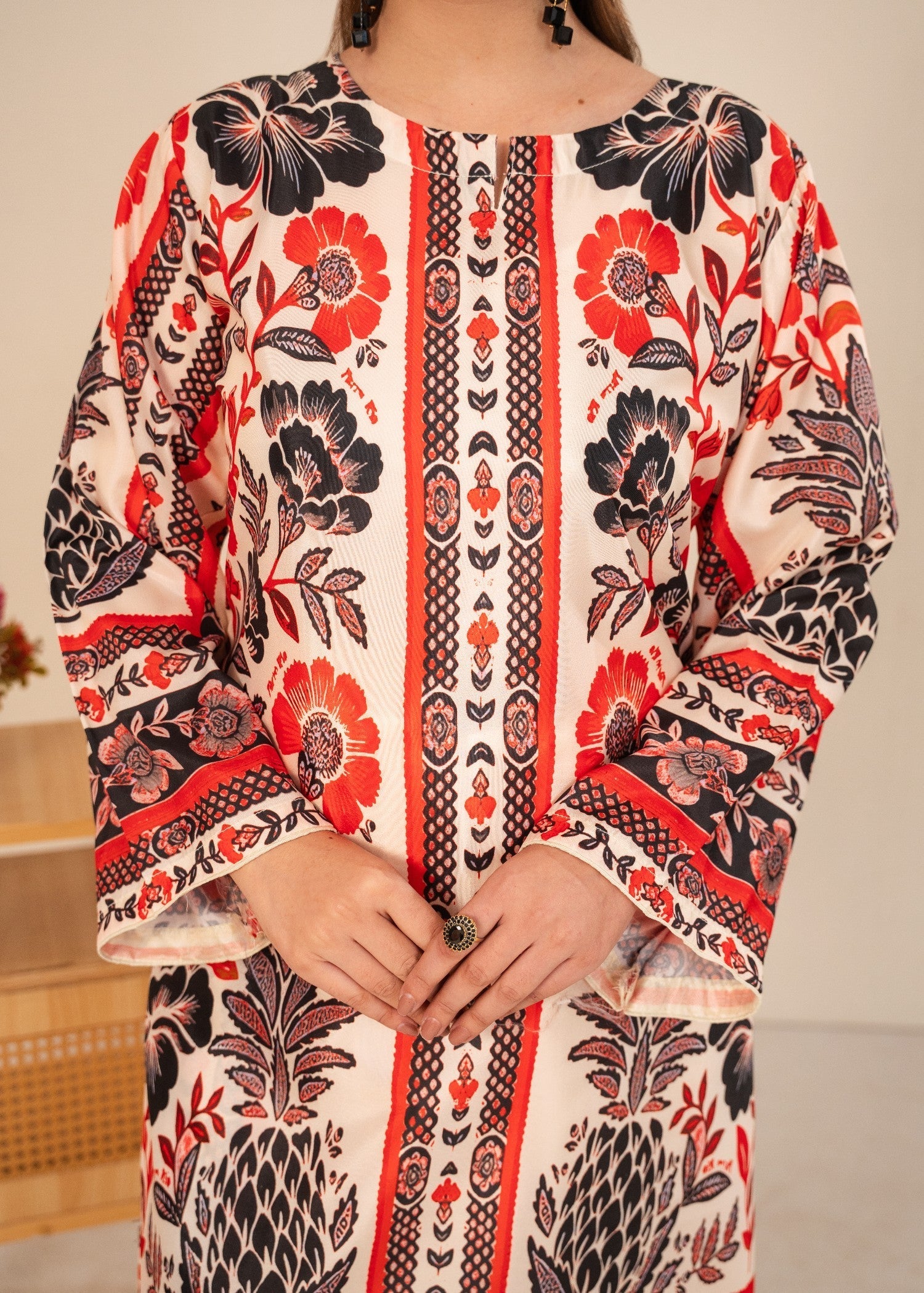 silk grip Kurta Set in Cream