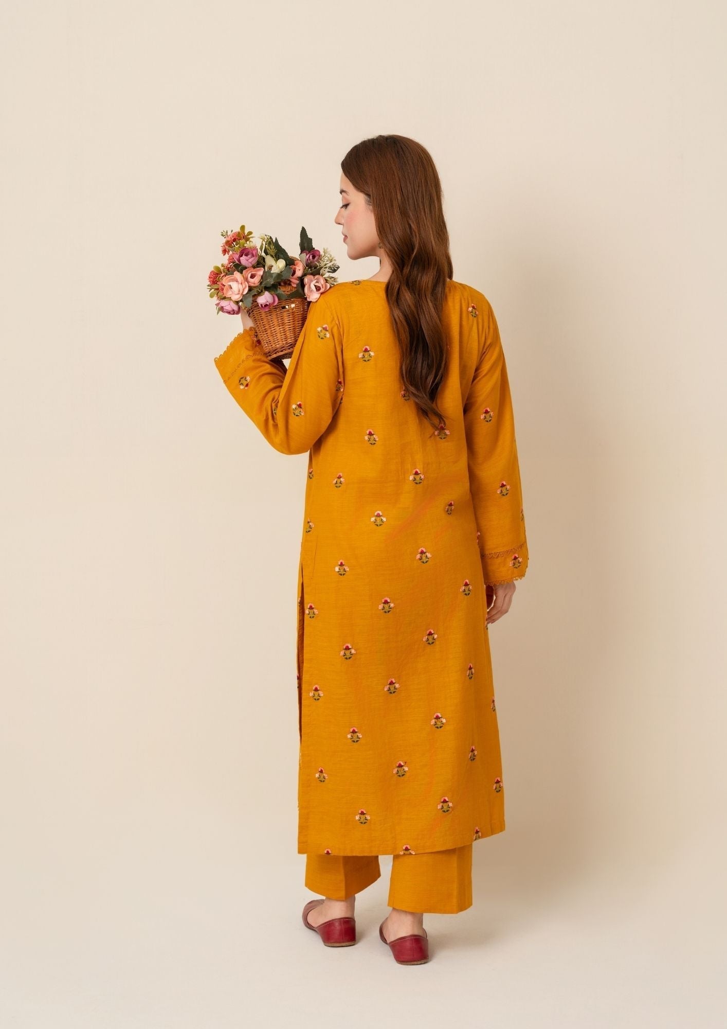 karandi Kurta Set in Yellow-orange