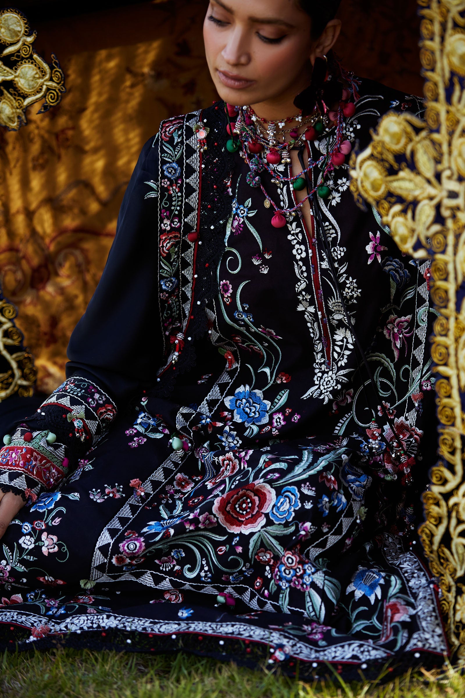 Kashmee Luxury Eid Lawn – ZABAR (EL26-01 A)