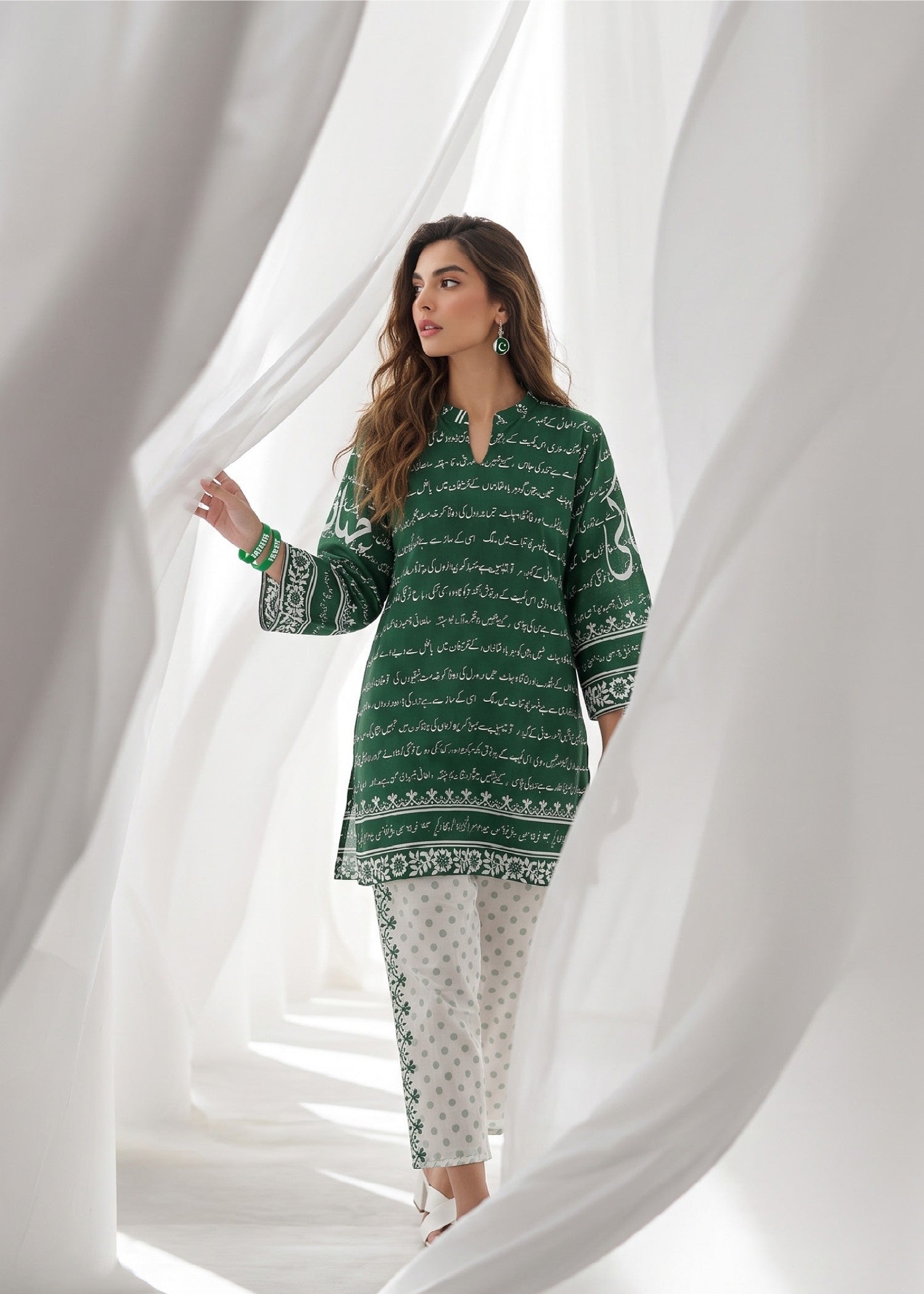 slub lawn Kurta Set in Green