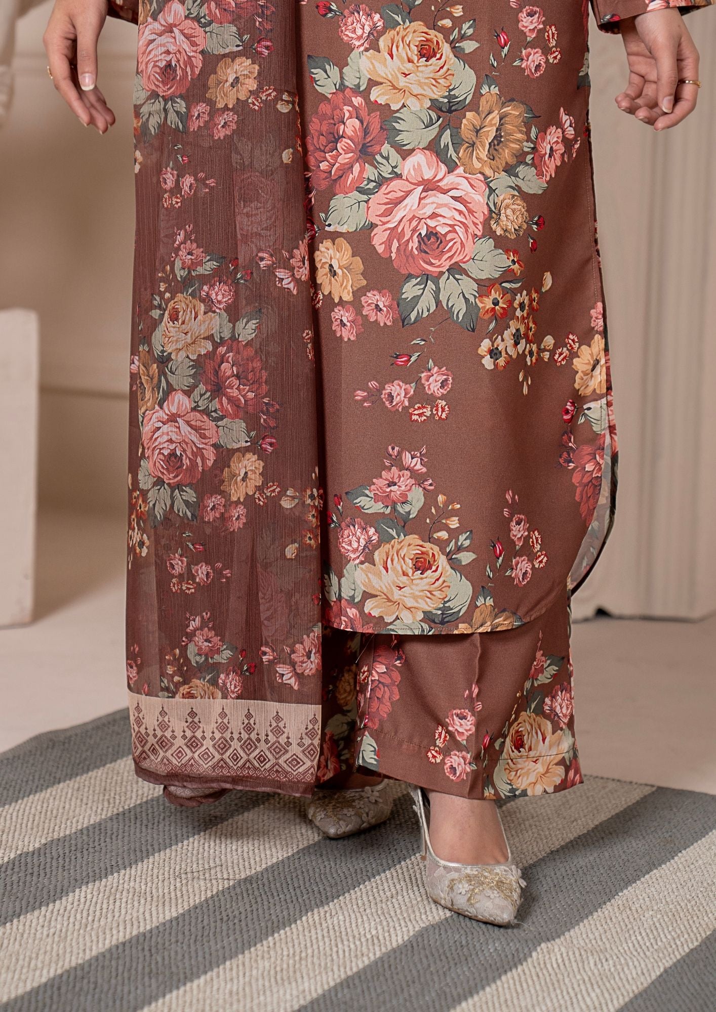 arabic lawn Kurta Set in Brown