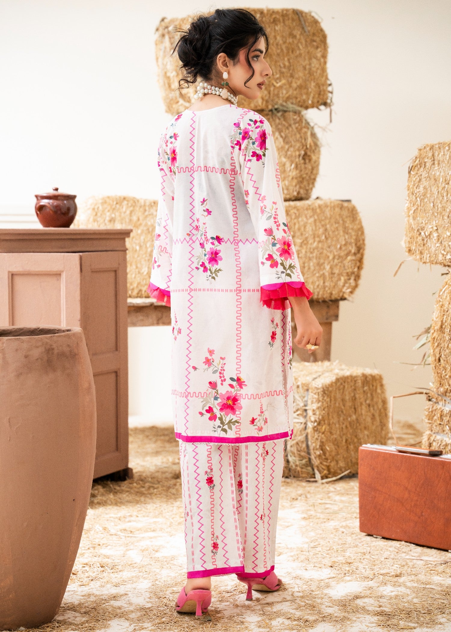 lawn Kurta Set in White, shocking pink