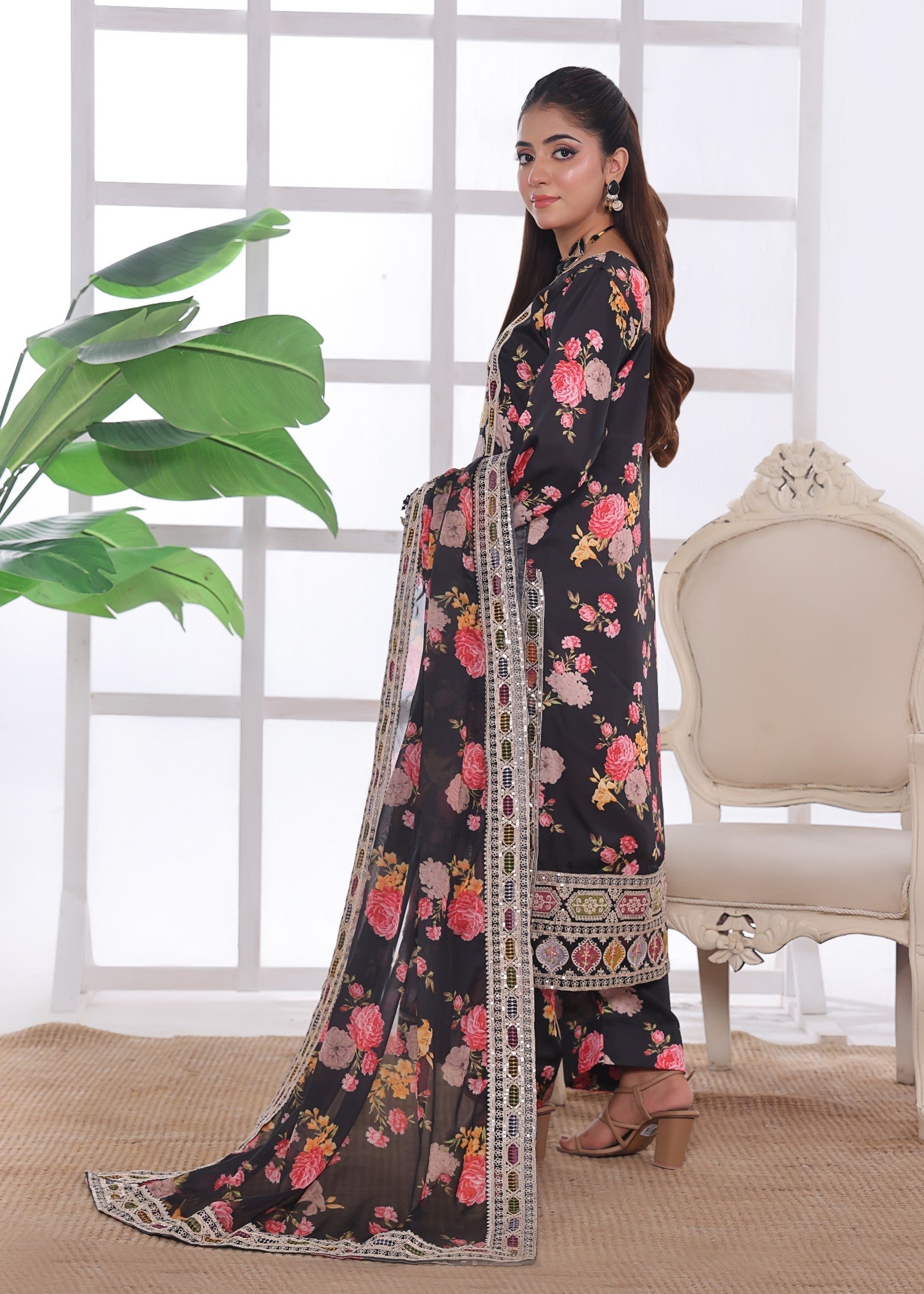 charmuse/shamooz Kurta Set in Black