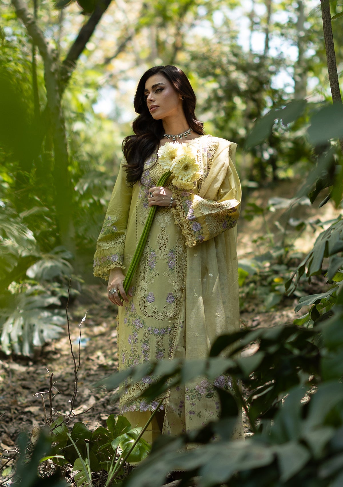 Luxury Lawn – ELQ-7a Butter Yellow