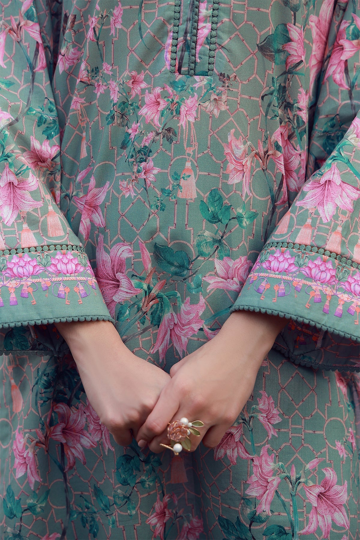 Mirha Lawn – Olive Blush Reverie
