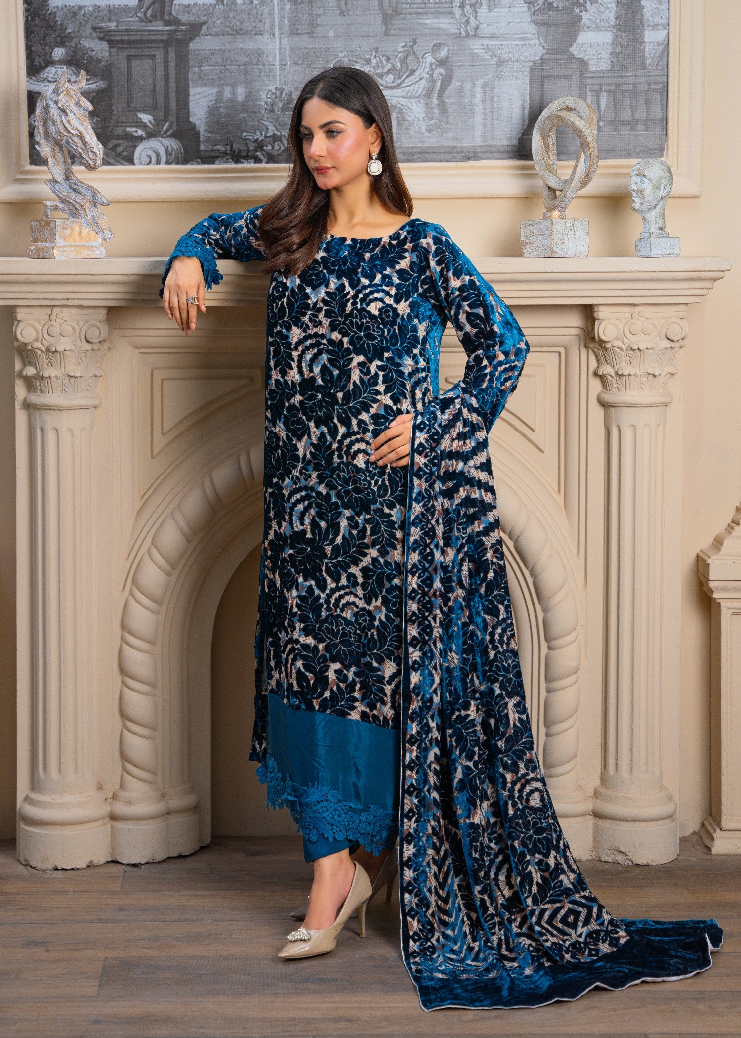 velvet Kurta Set in Sapphire blue