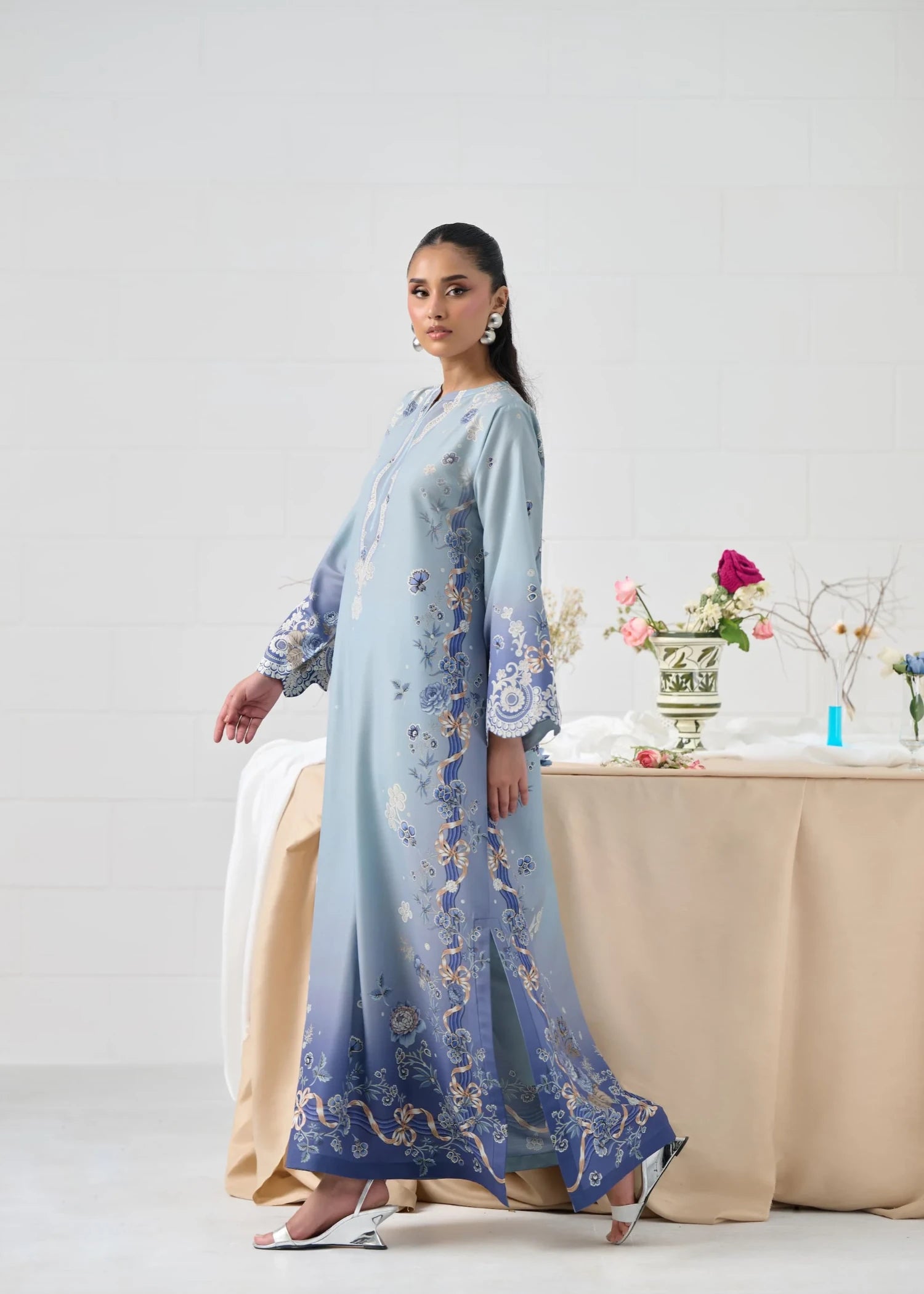 raw silk Kaftan in Cool grey