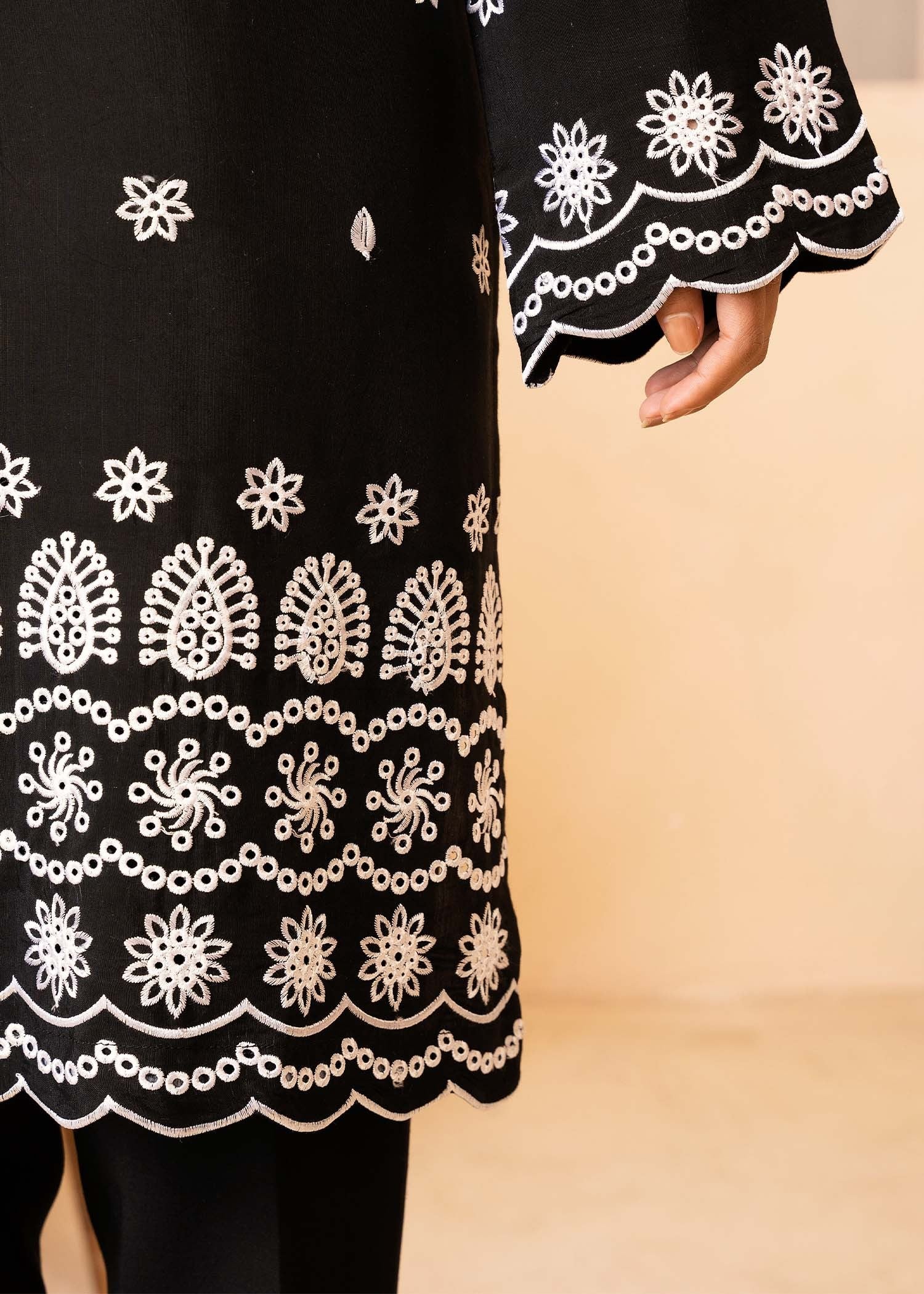 medium silk Kurta Set in Black