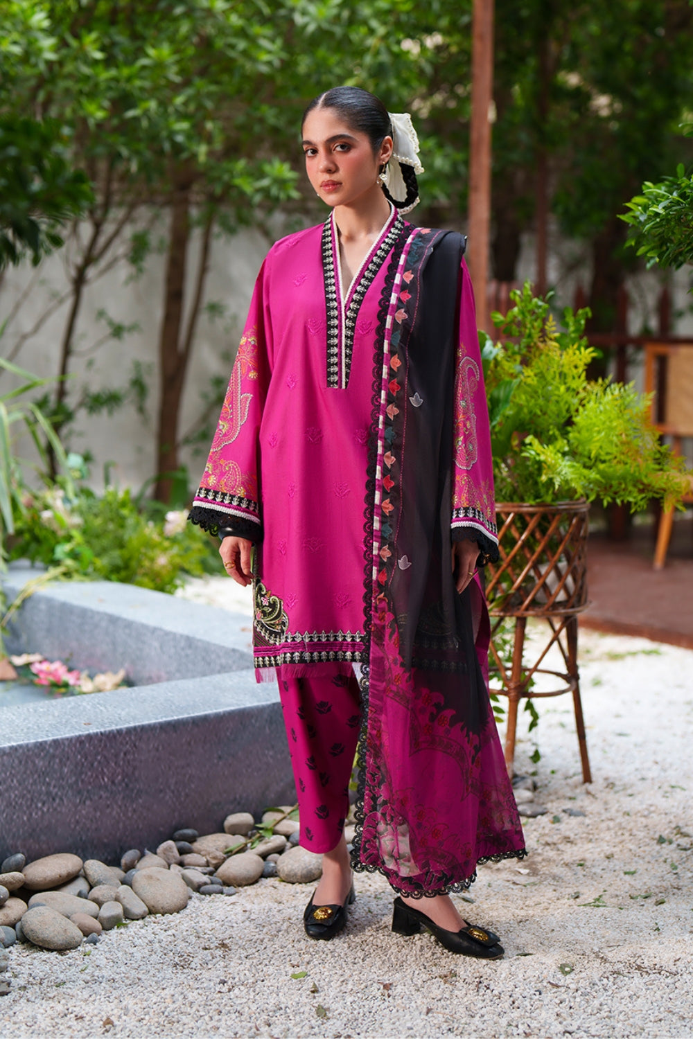 Laanem Luxury Lawn – AMARA-A-SRL26-02