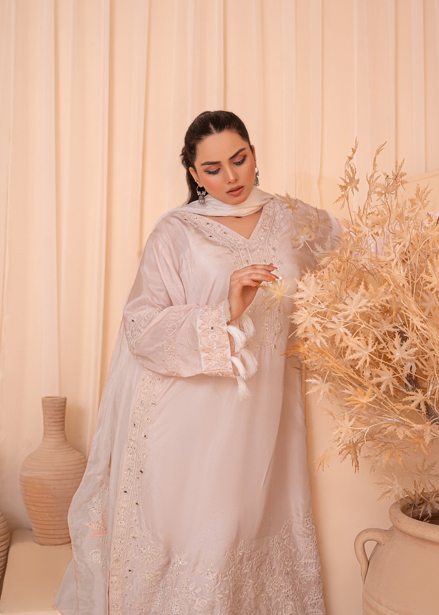 silk Kaftan in White, pink