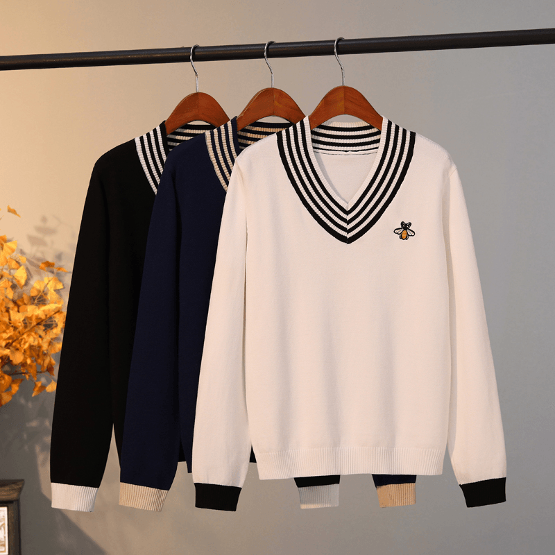 Embroidered Bee Pullover Bottoming Shirt