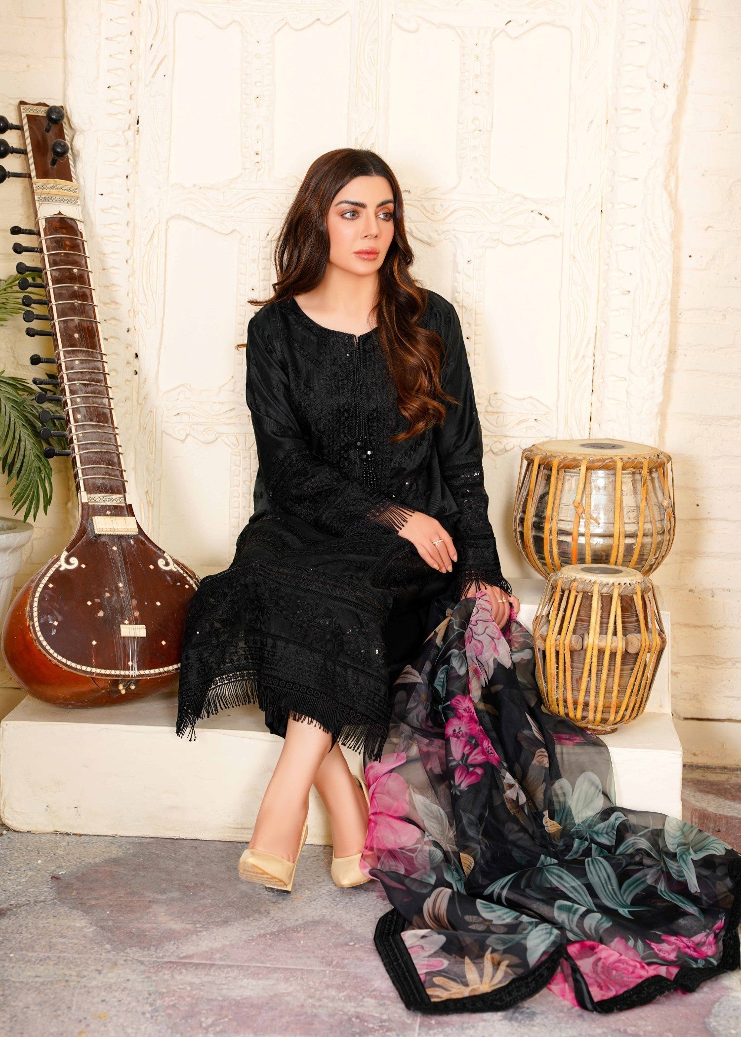 self-textured organza Kurta Set in Black