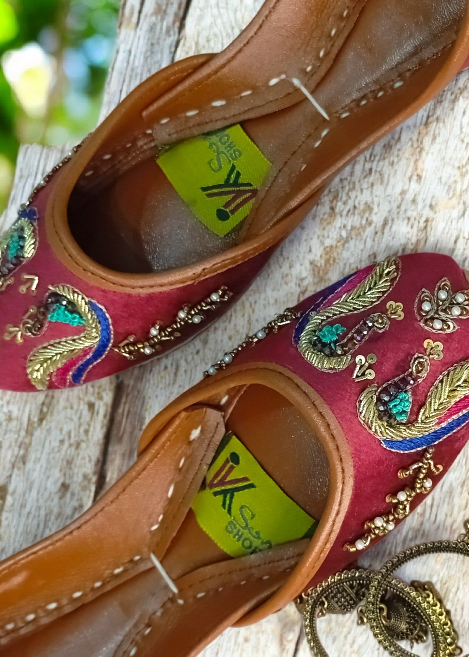 Khussa in Maroon by - High Quality Women Khussa VJW5247