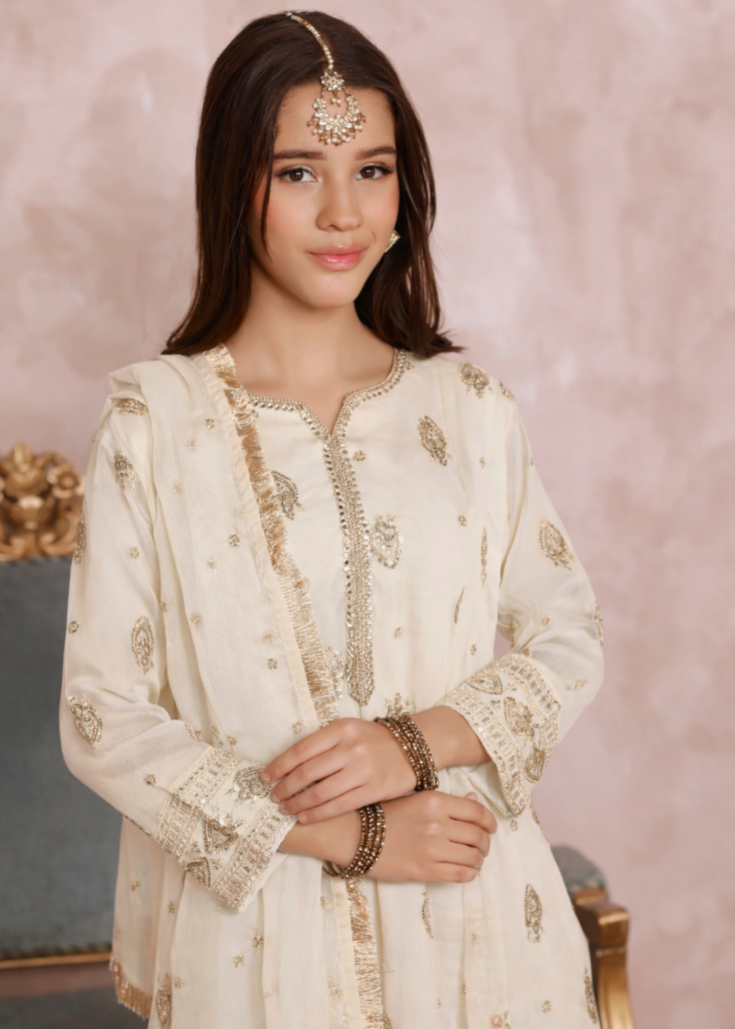 chiffon Pishwas in Off-white