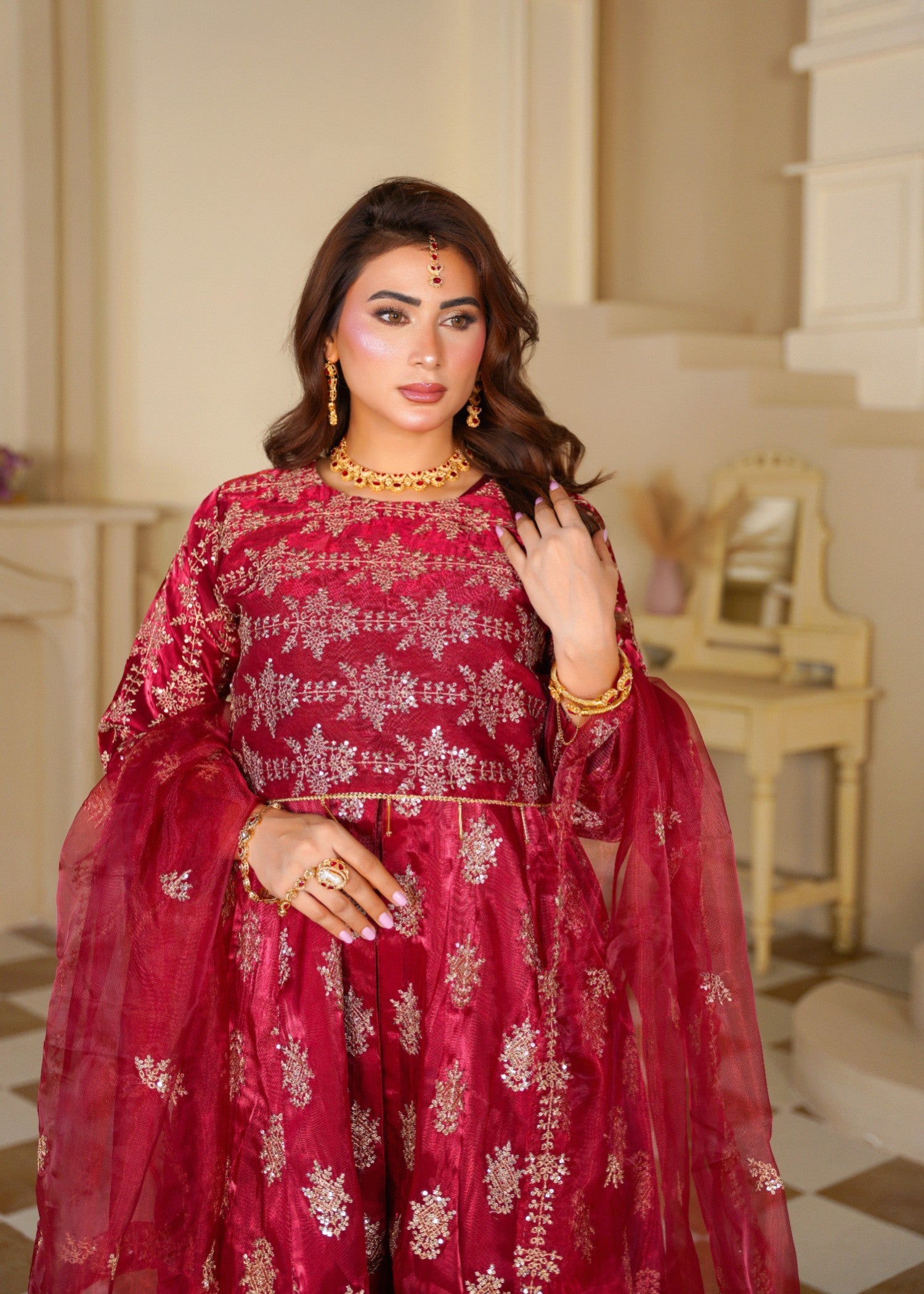 silk tissue Maxi in Gold, maroon