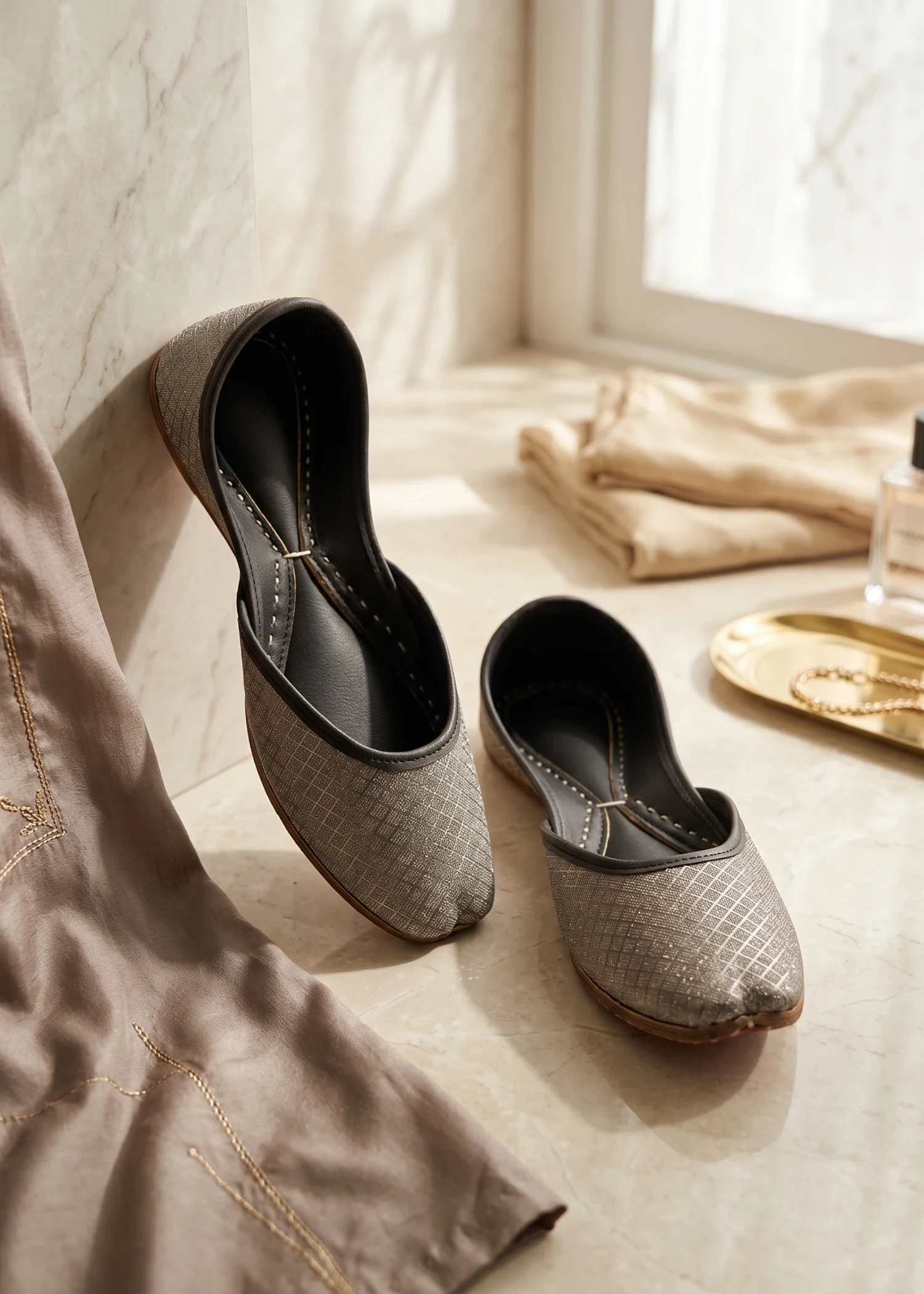 Khussa in Silver by - High Quality Women Khussa ZOV0229