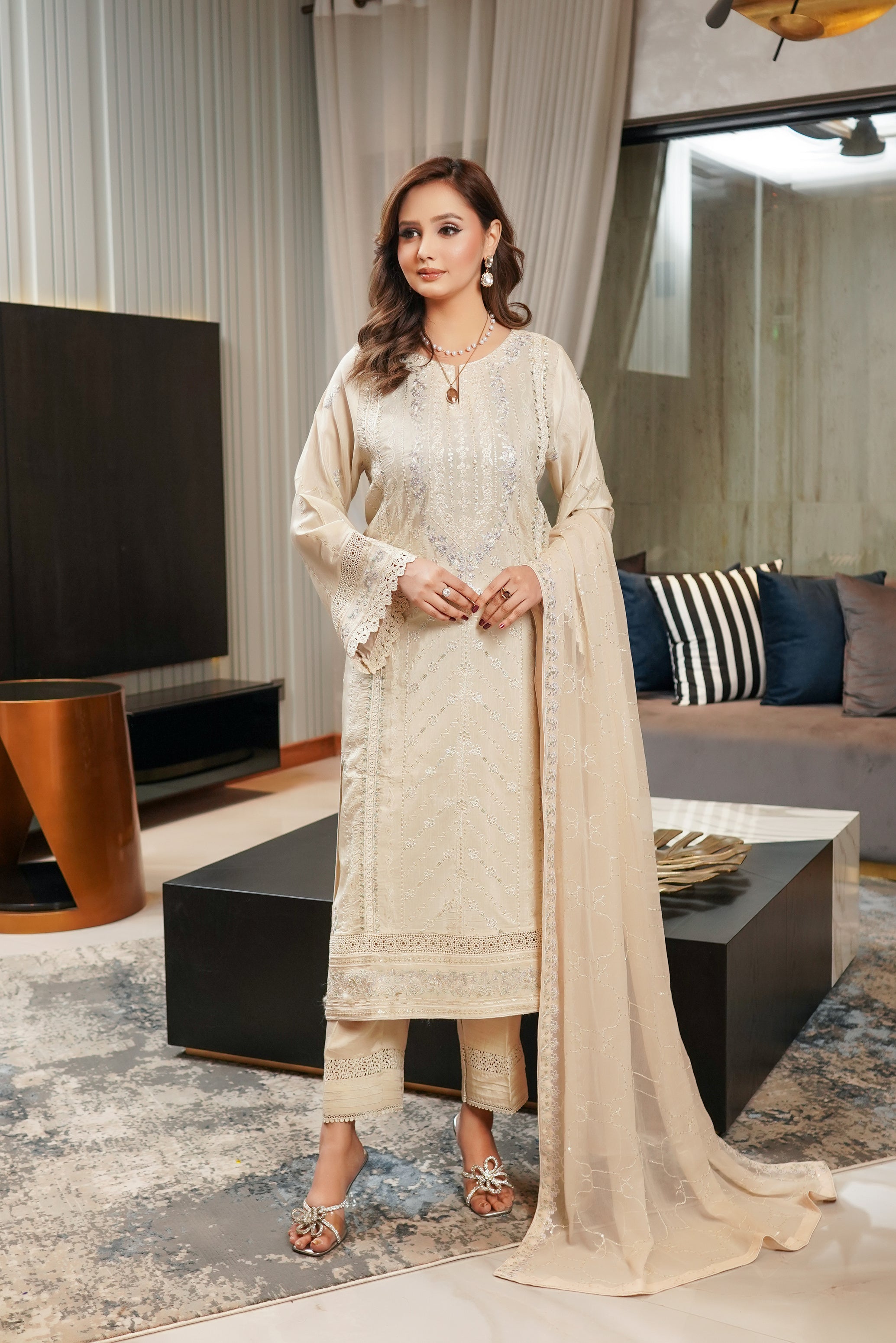 Shamooz Silk Edit Festive Pret Formals – D-9