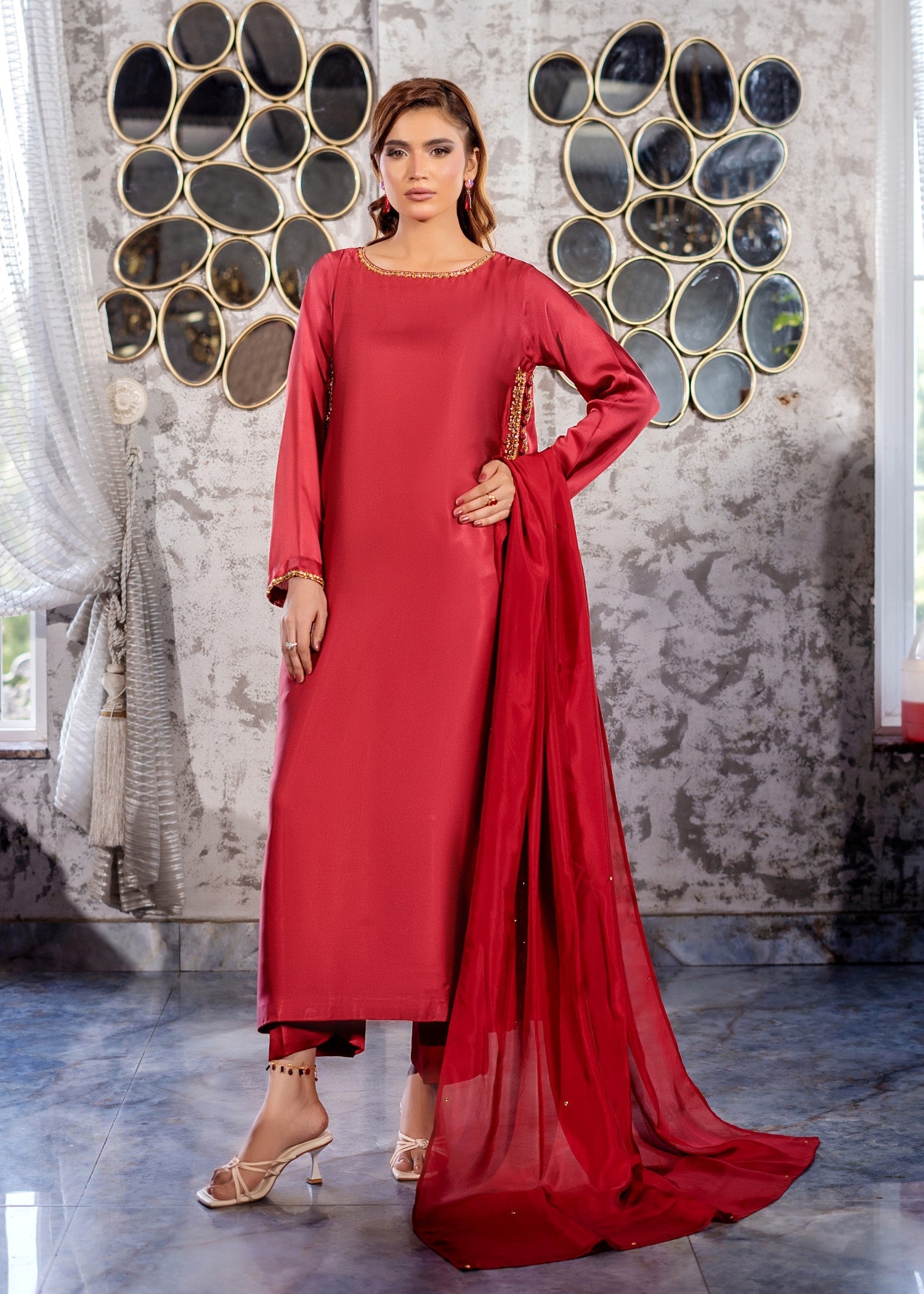charmuse/shamooz Kurta Set in Blood red