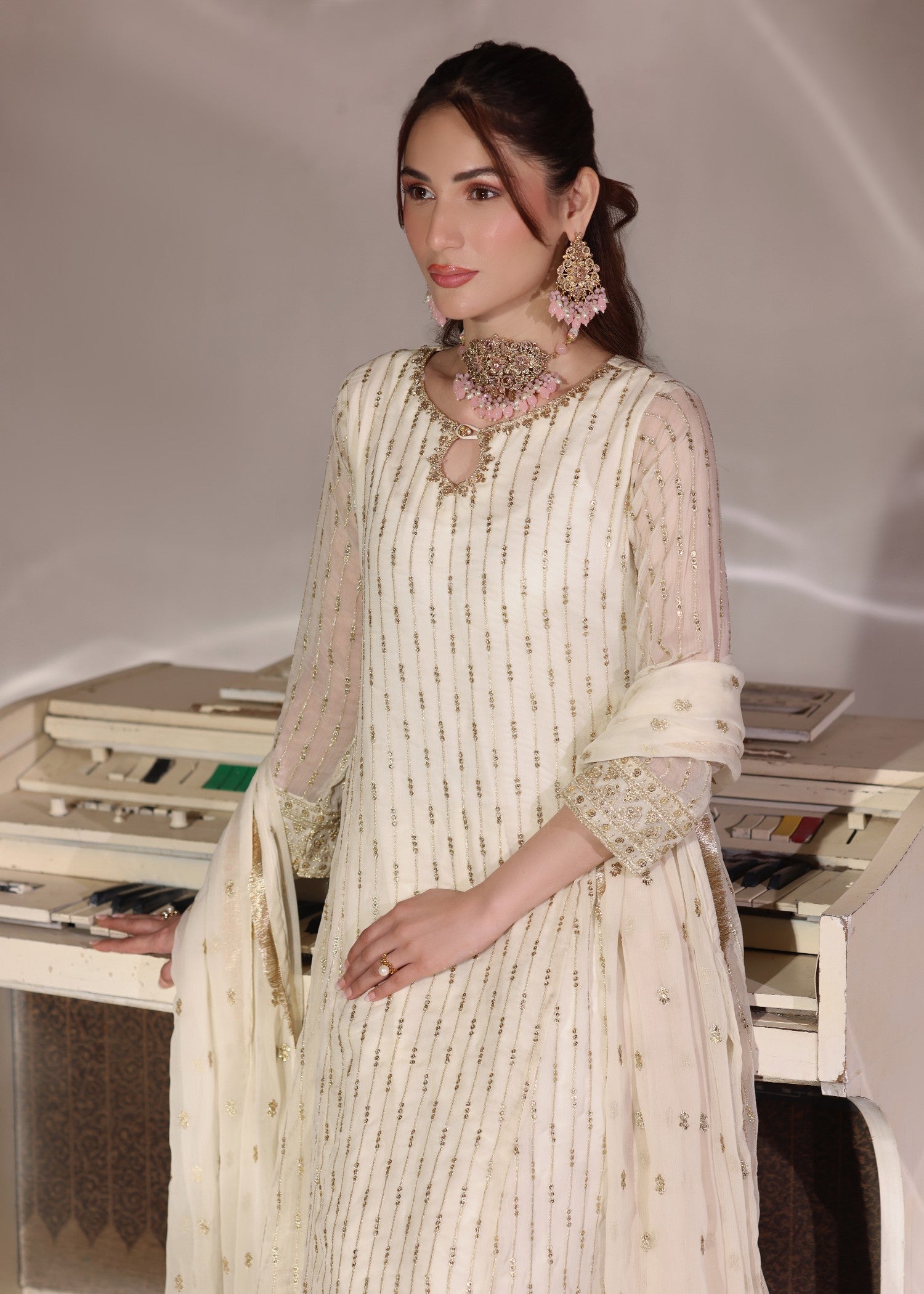 chiffon Pishwas in Off-white