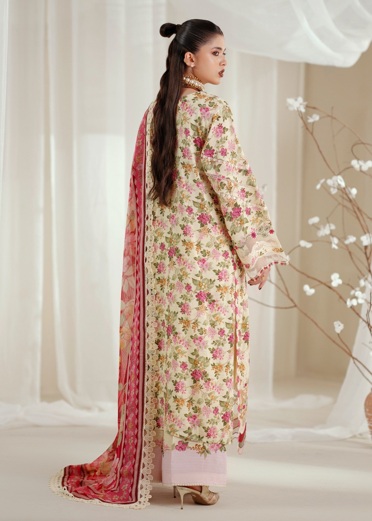 viscose Unstitched in Pink, buttercream