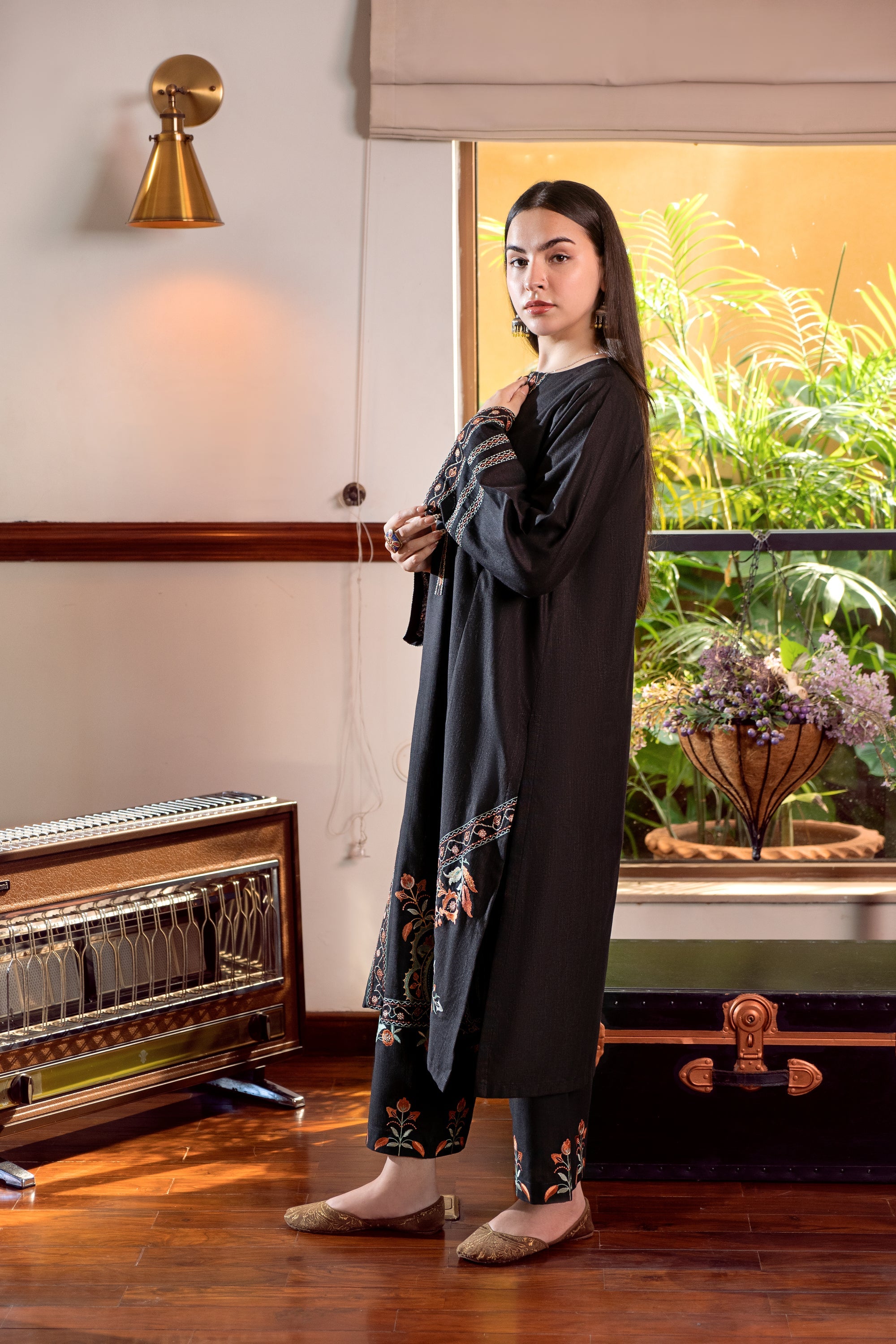 slub khaddar Kurta Set in Jet black